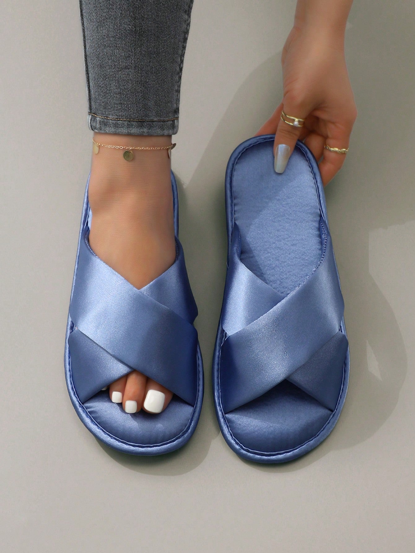 Elegant And Comfortable Blue Cross Strap Home/Outdoor Anti-Slip Women's Slippers