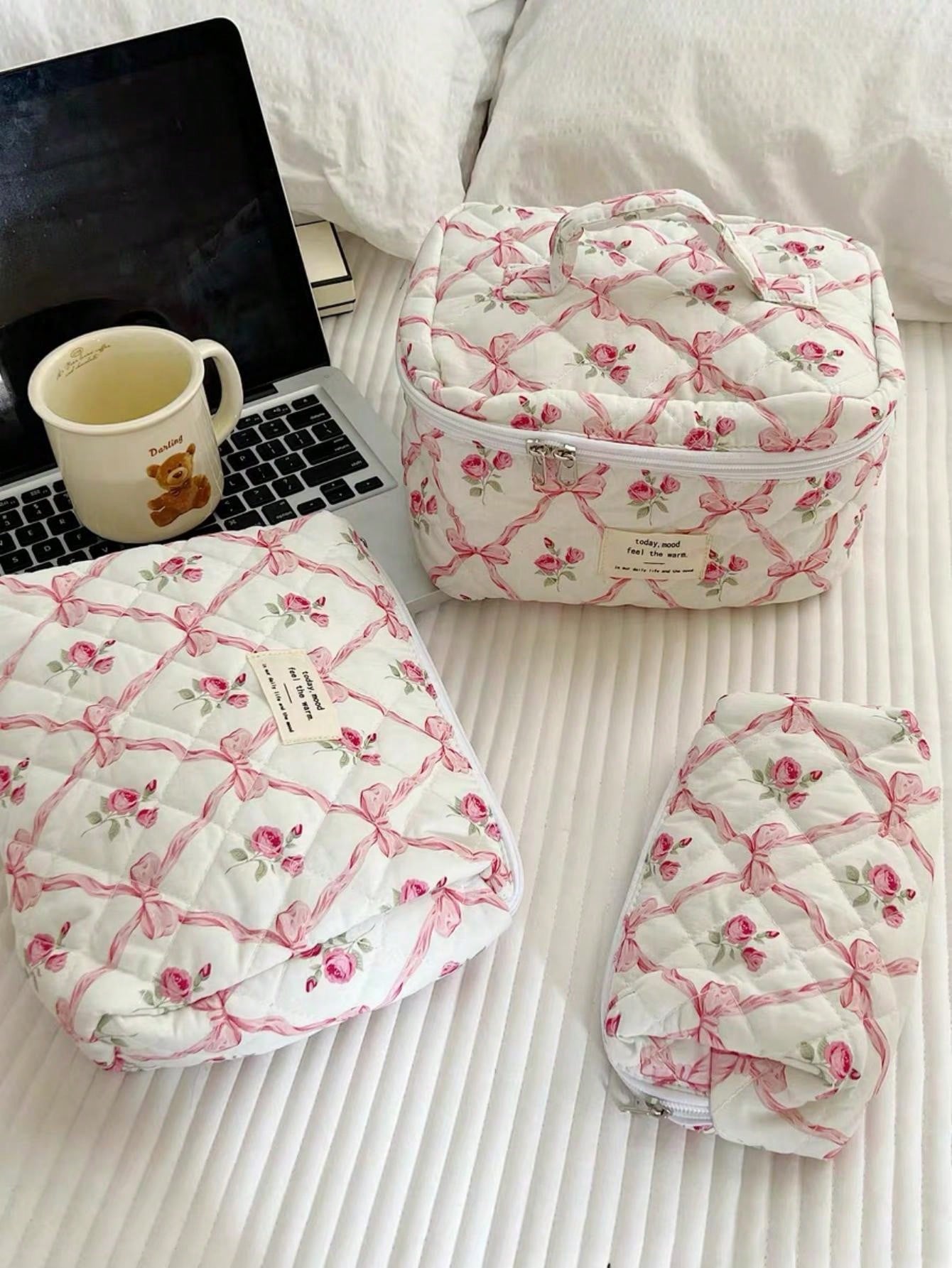 Foam Quilted Makeup Bag,Cute Women's Cosmetic Bag, Flower Aesthetic Print Pattern Cosmetic Pouch Set, Travel Toiletries Organizer Bag