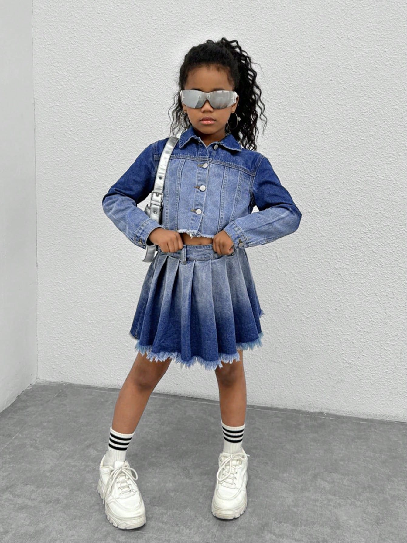 Tween Girls' Y2K Trending Colorblock Gradient  Washed Crop Baggy Denim Jacket & Pleated Denim Short Skirt With Raw Hem,Girls Trending Kids School Uniform 2pcs/Set Outfits