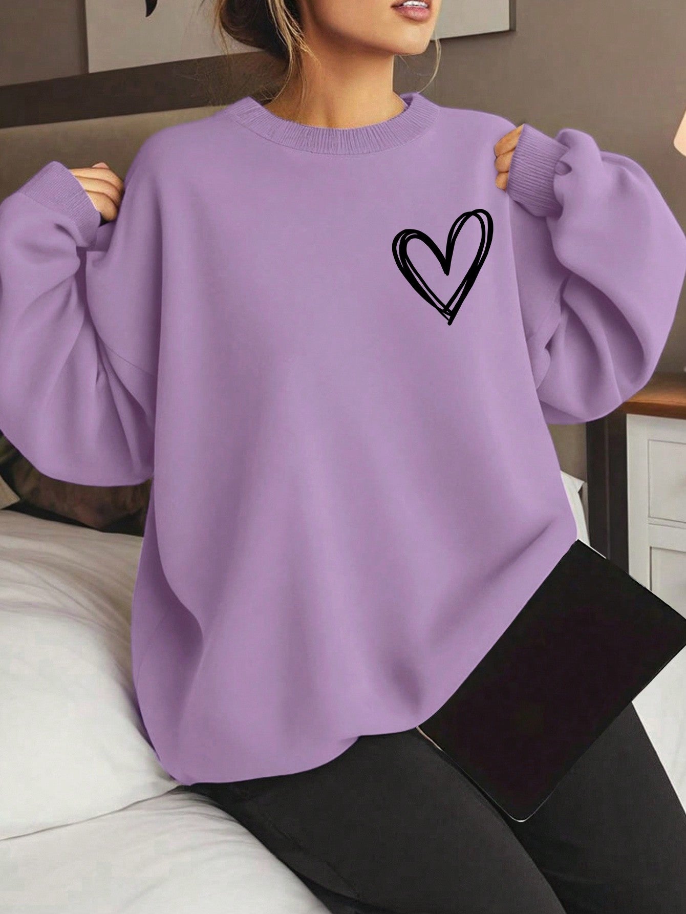 Plus Size Women's Heart Print Crew Neck Long Sleeve Sweatshirt For Athleisure