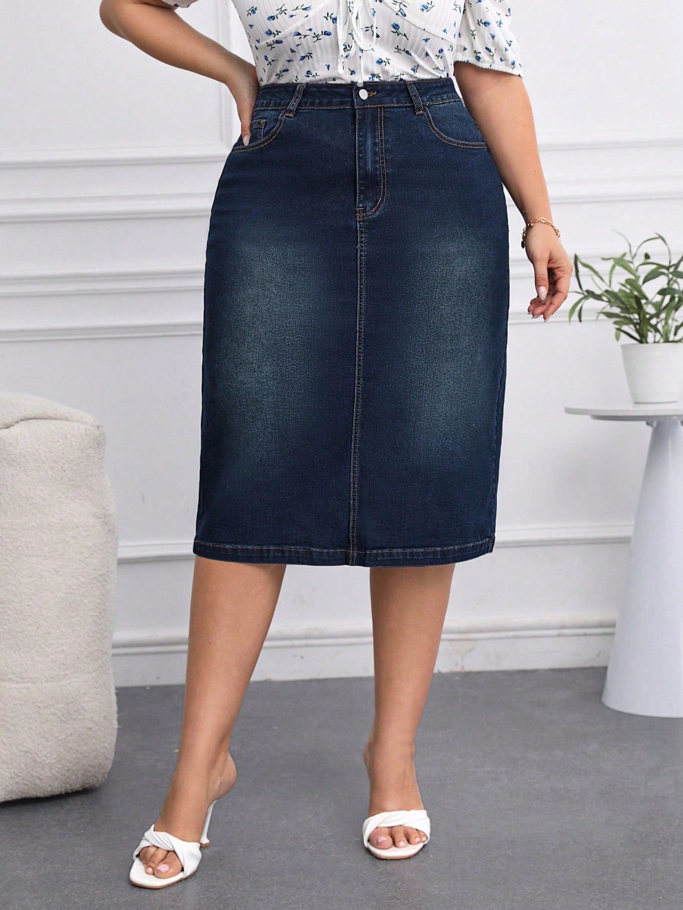 Plus Size Water Washed Elastic Casual Denim Skirt