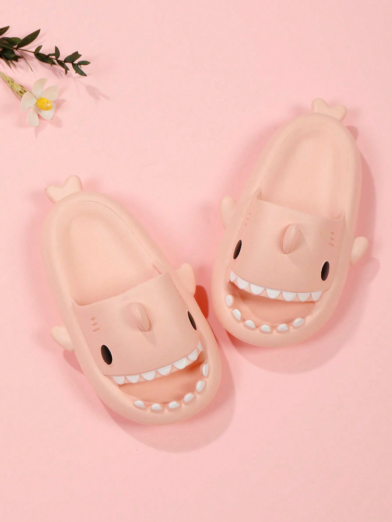 Fun Shark Shaped Children's Flip Flops Beach Sandals, Novelty Slippers