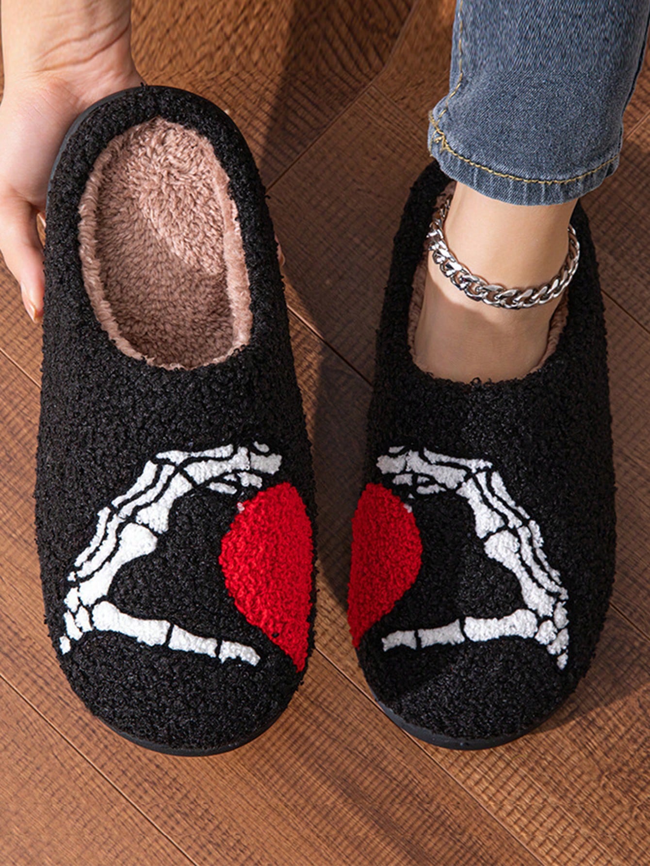 Women's Halloween Pumpkin, Ghost, Skull, Bat, Ghost Cat Pattern Flat Bottomed Indoor Plush Slippers, Winter Home Slippers