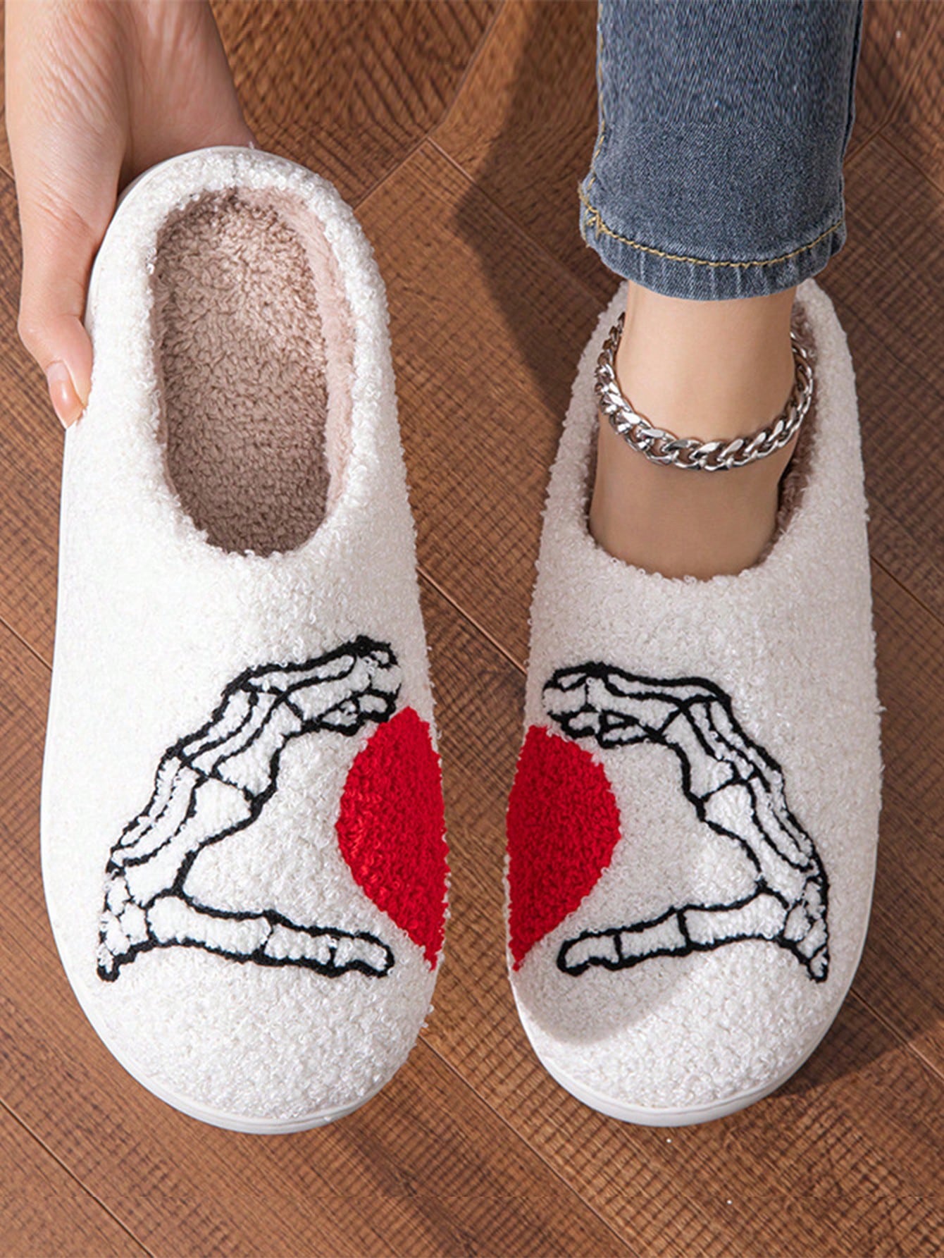 Women's Halloween Pumpkin, Ghost, Skull, Bat, Ghost Cat Pattern Flat Bottomed Indoor Plush Slippers, Winter Home Slippers