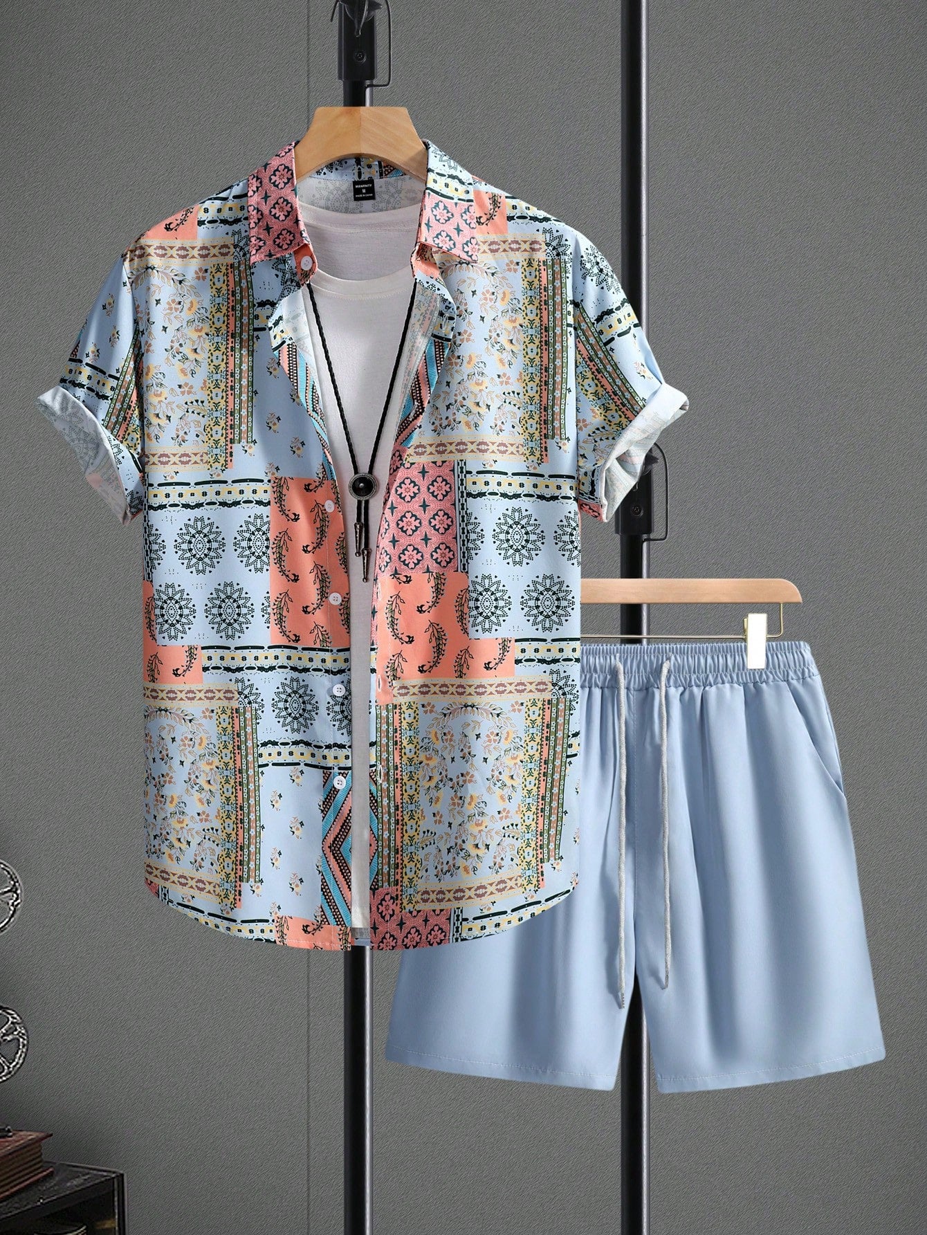 Men Patchwork Print Shirt & Drawstring Waist Shorts Without Tee