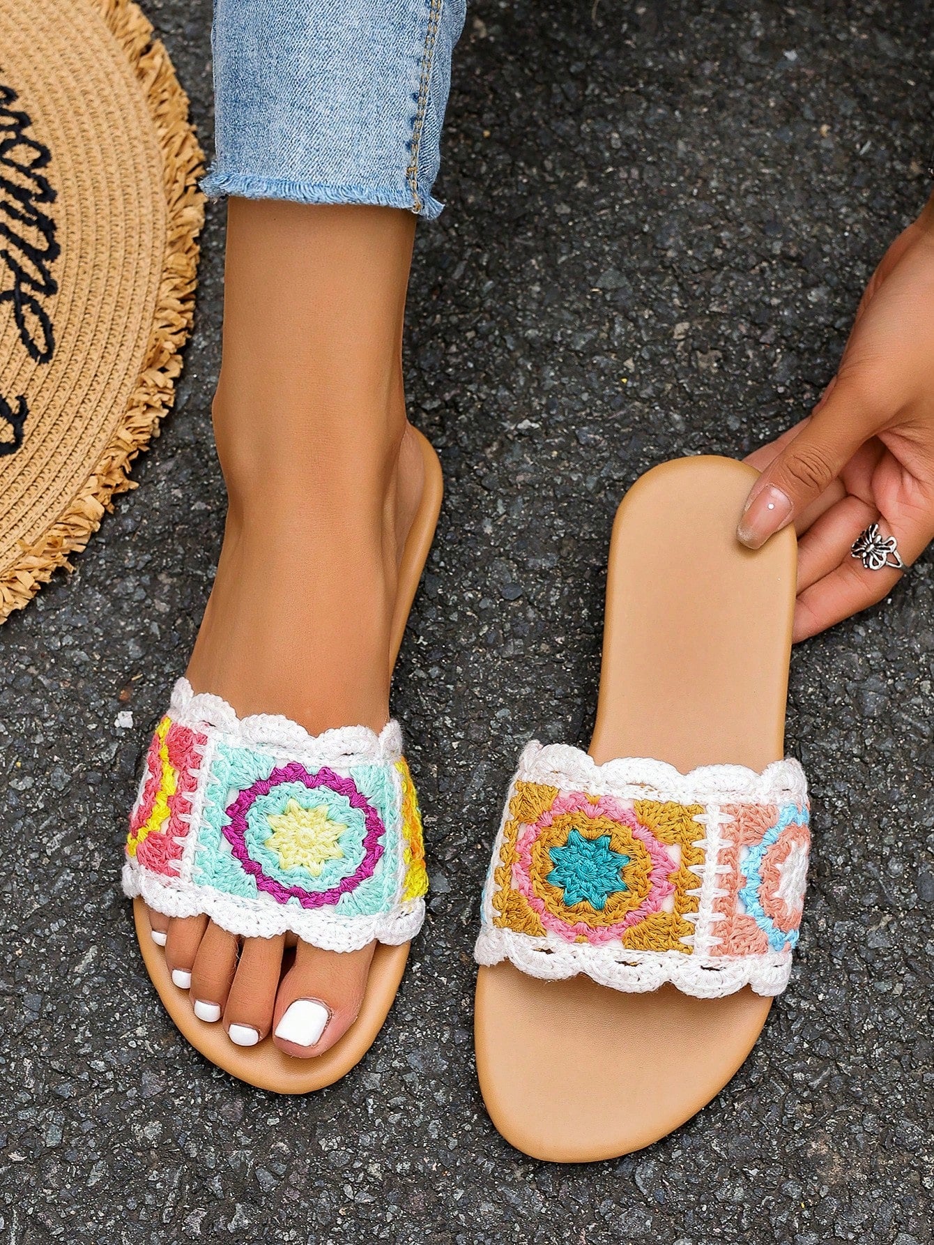 Sweet Summer Women's Knitted Floral Slippers, Open Toe, Flat Sandals, 2024 New Arrivals (Random Color, Asymmetric Flower Pattern)