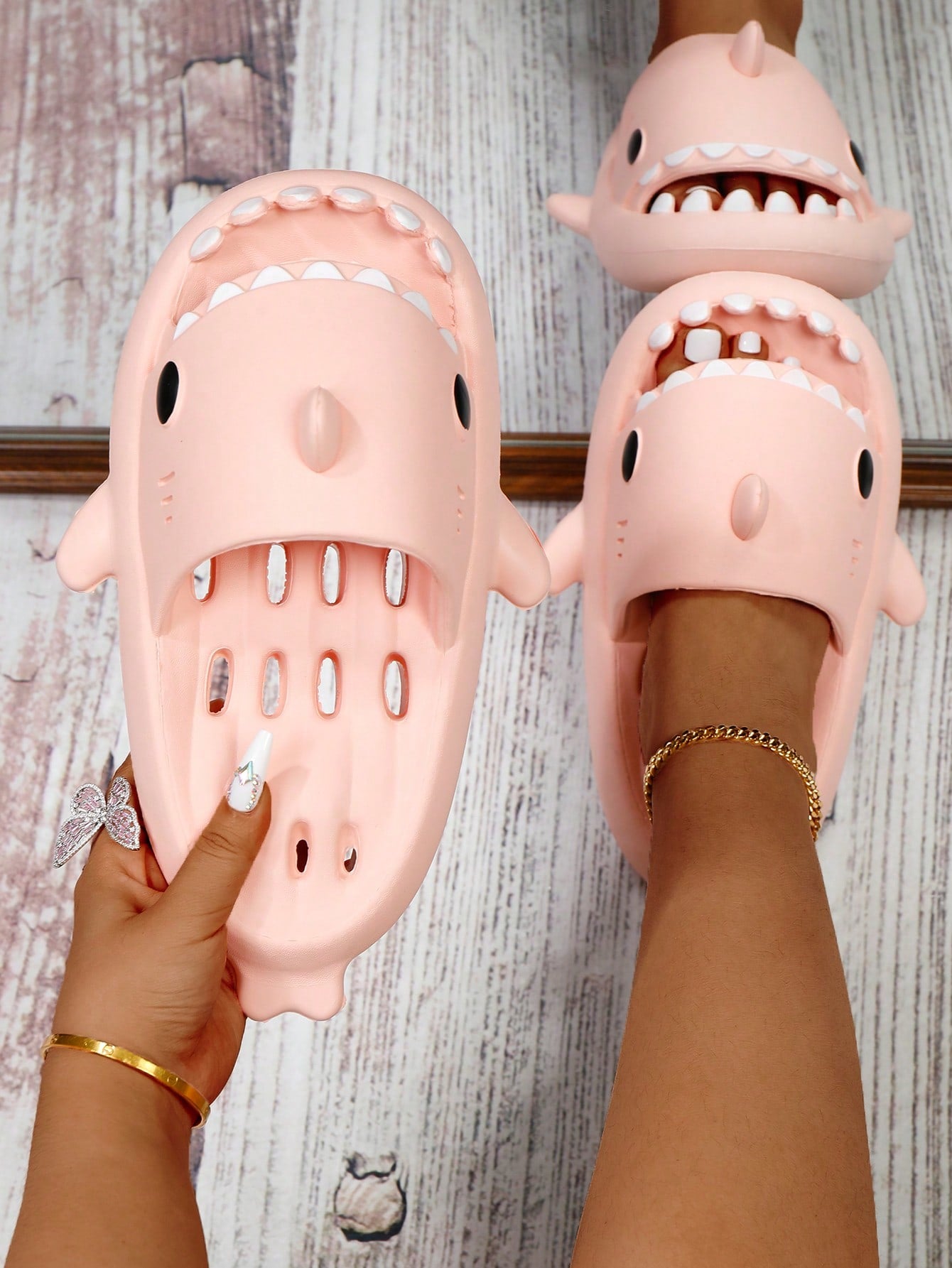 Fun Home Slippers Cute Shark Pattern Open-Toed Slippers Couples Indoor Anti-Slip Silent Women Slippers