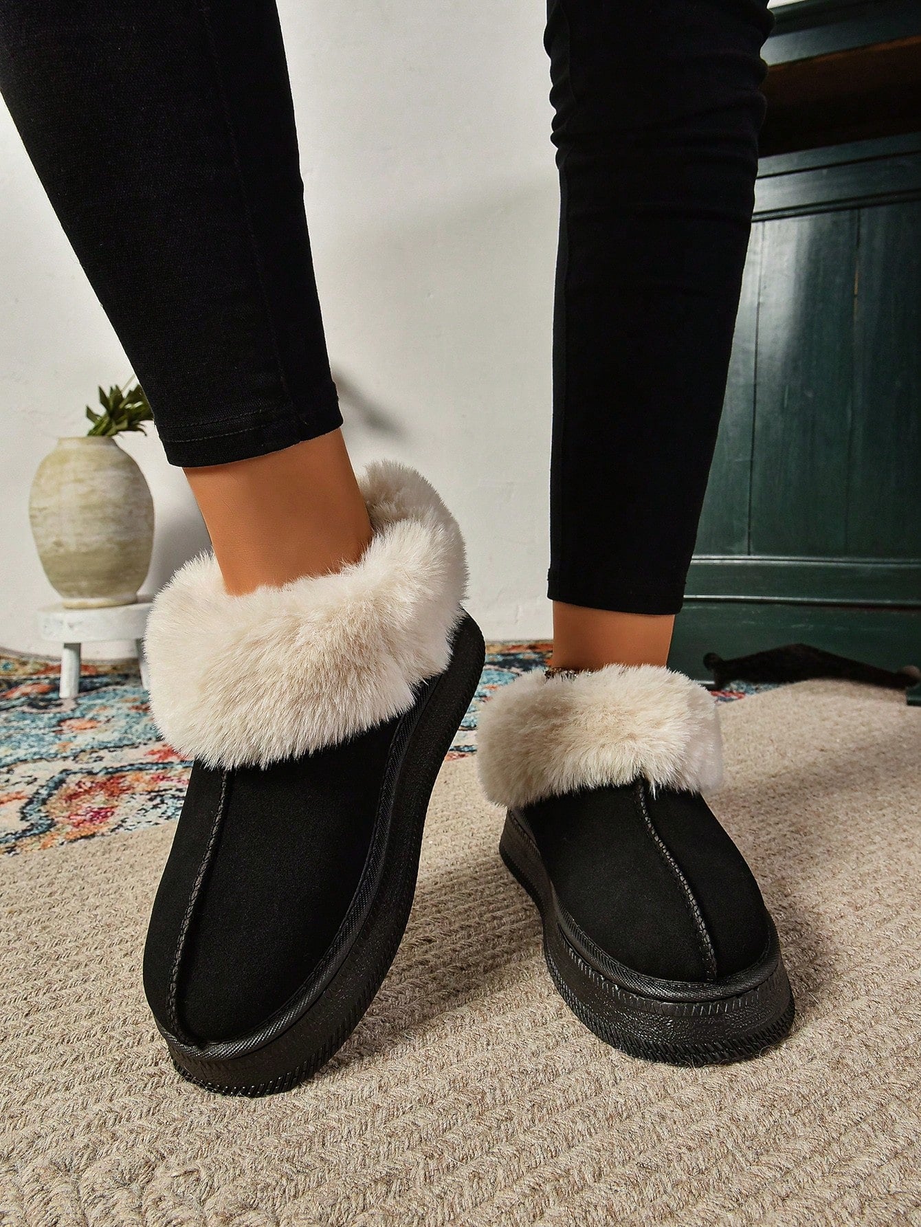 Winter Thickened Fur Snow Boots, Women's Fashionable And Versatile Thick-Soled Slip-On Warm Short Boots