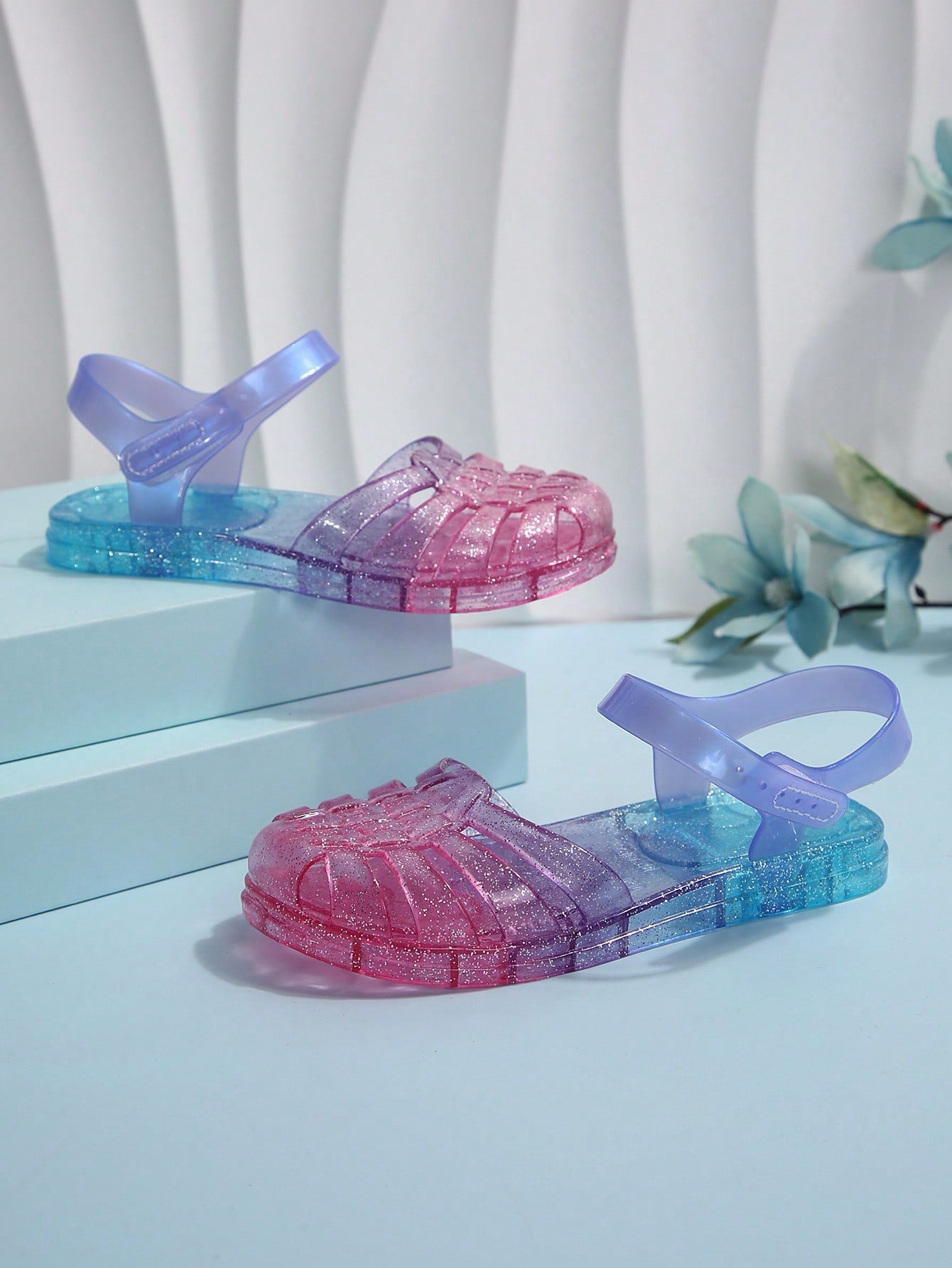 1pair Fashionable And Versatile Classic Folding Jelly Flat Sandals For Kids