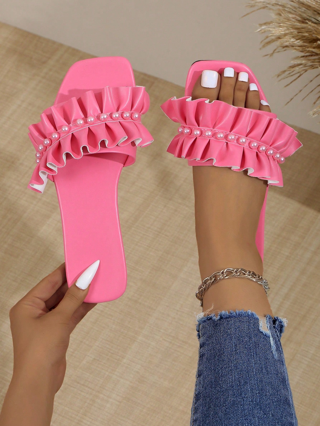 2024 New Pink Pearl Holiday Style French Chic Women's Outdoor Slippers With Ruffle Trim, Flat Slip-Resistant Summer Beach Pink Sandal