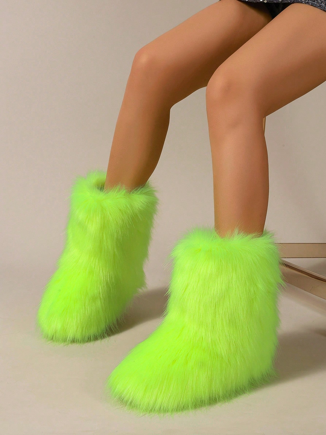 Women Faux Fur Plush Fuzzy Snow Boots Mid-Calf Flat Winter Boots White