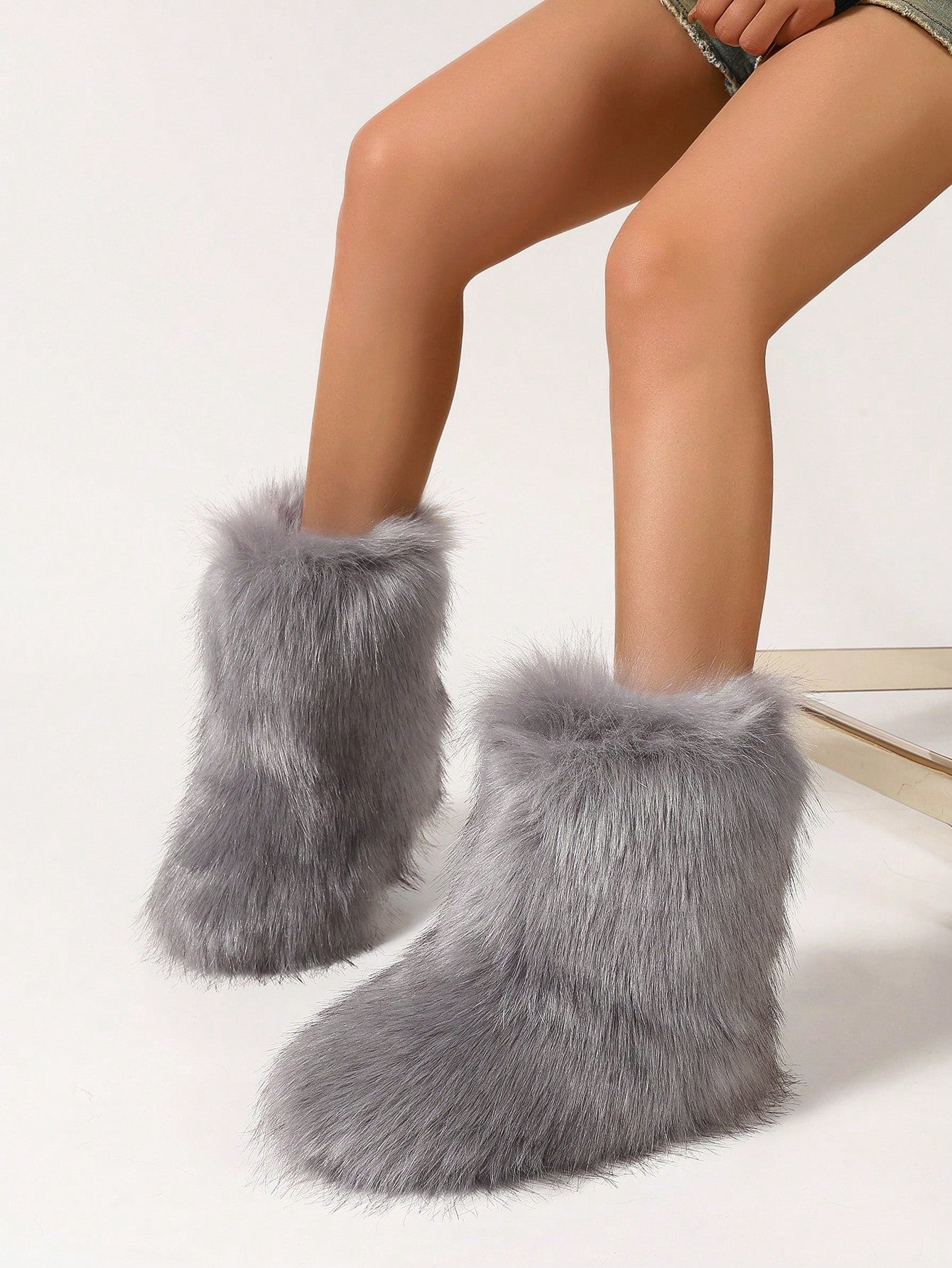 Women's Winter Faux Fur Snow Boots, Flat Heel, Grey