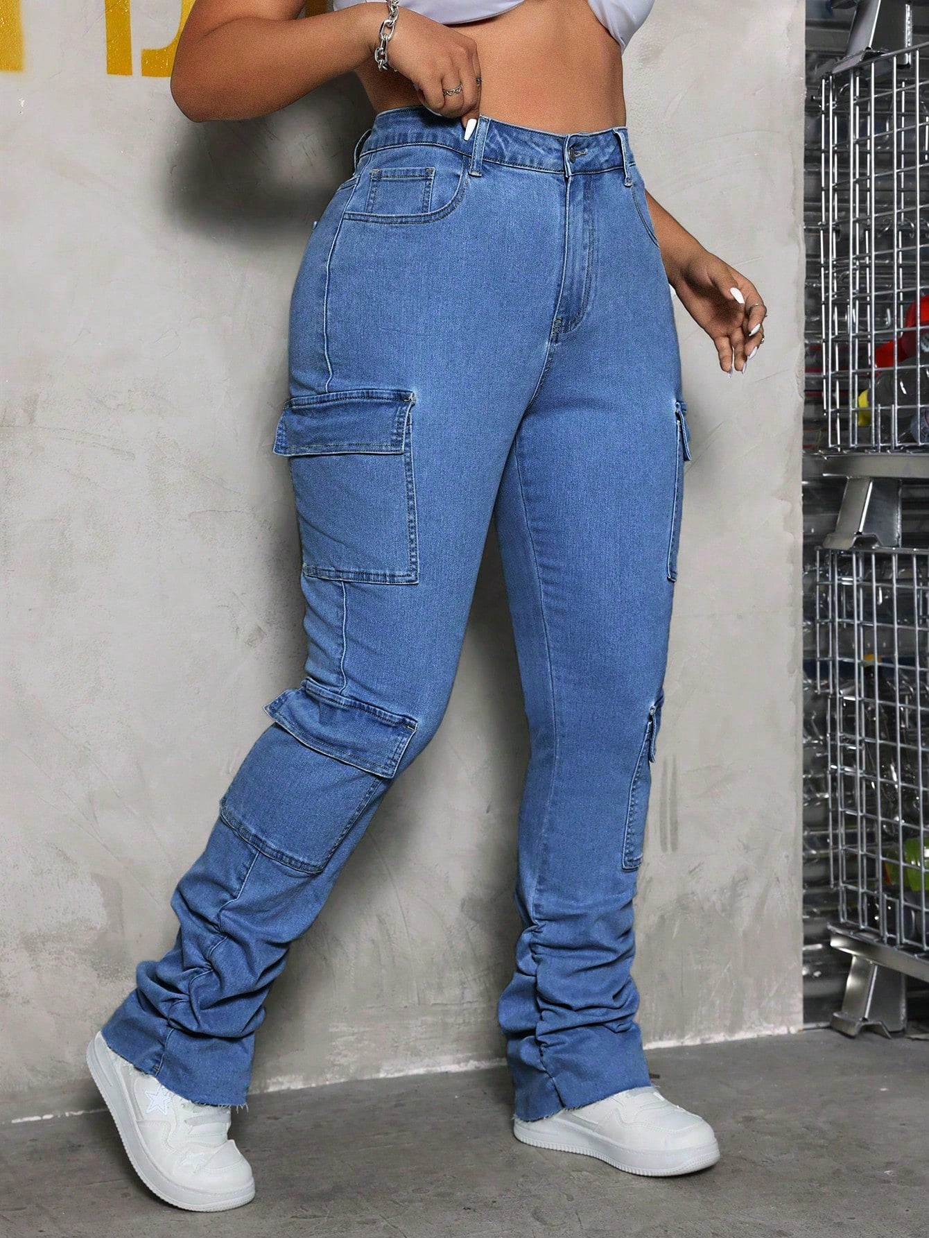 Plus Size Water Washed Ruched Slim-Fit Flared Jeans With Multiple Pockets