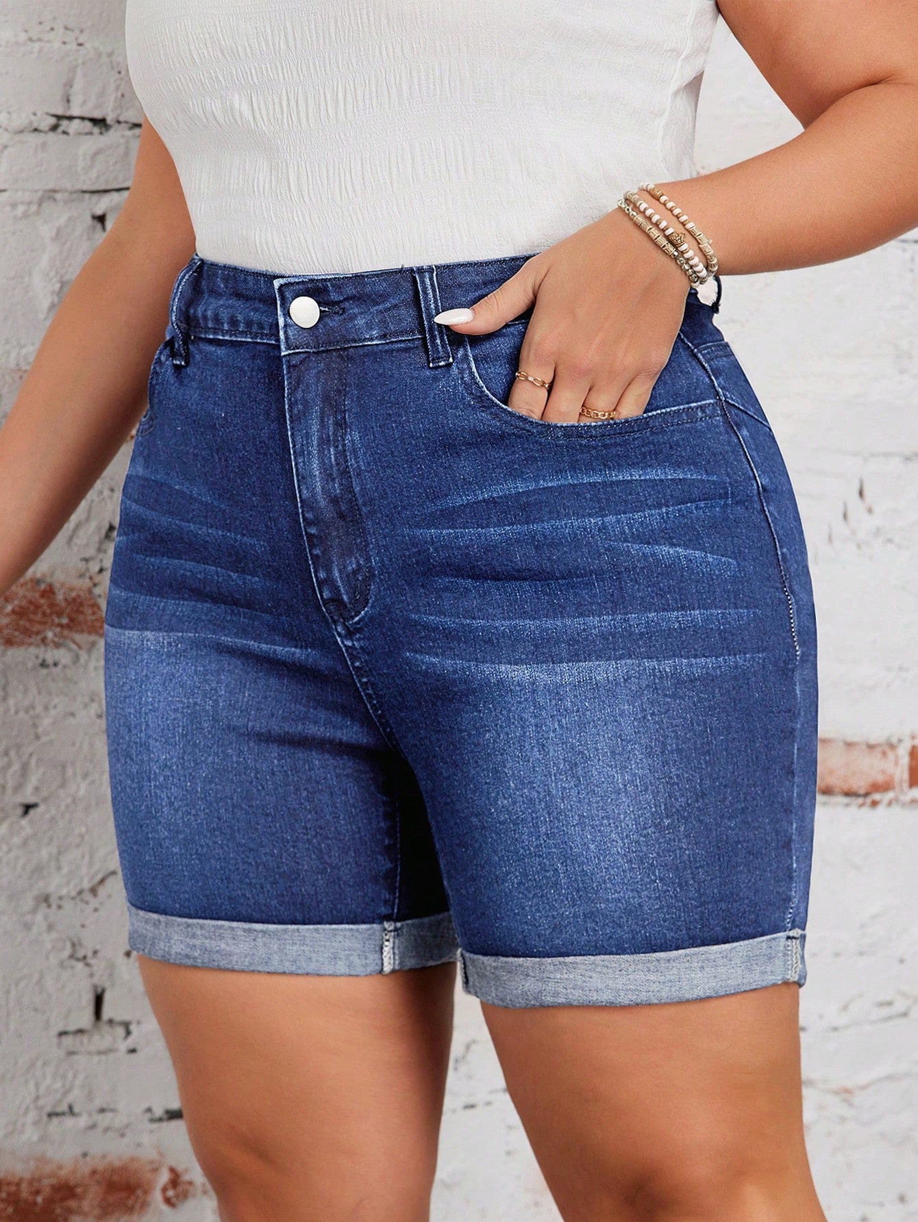 Women's Plus Size Roll-Up Casual Denim Shorts With Pockets