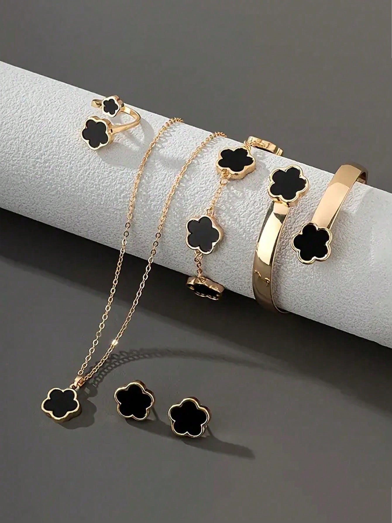 6pcs/Set Lucky Clover Design Jewelry Set Including Bracelet, Necklace, Earrings, Bangle, And Ring