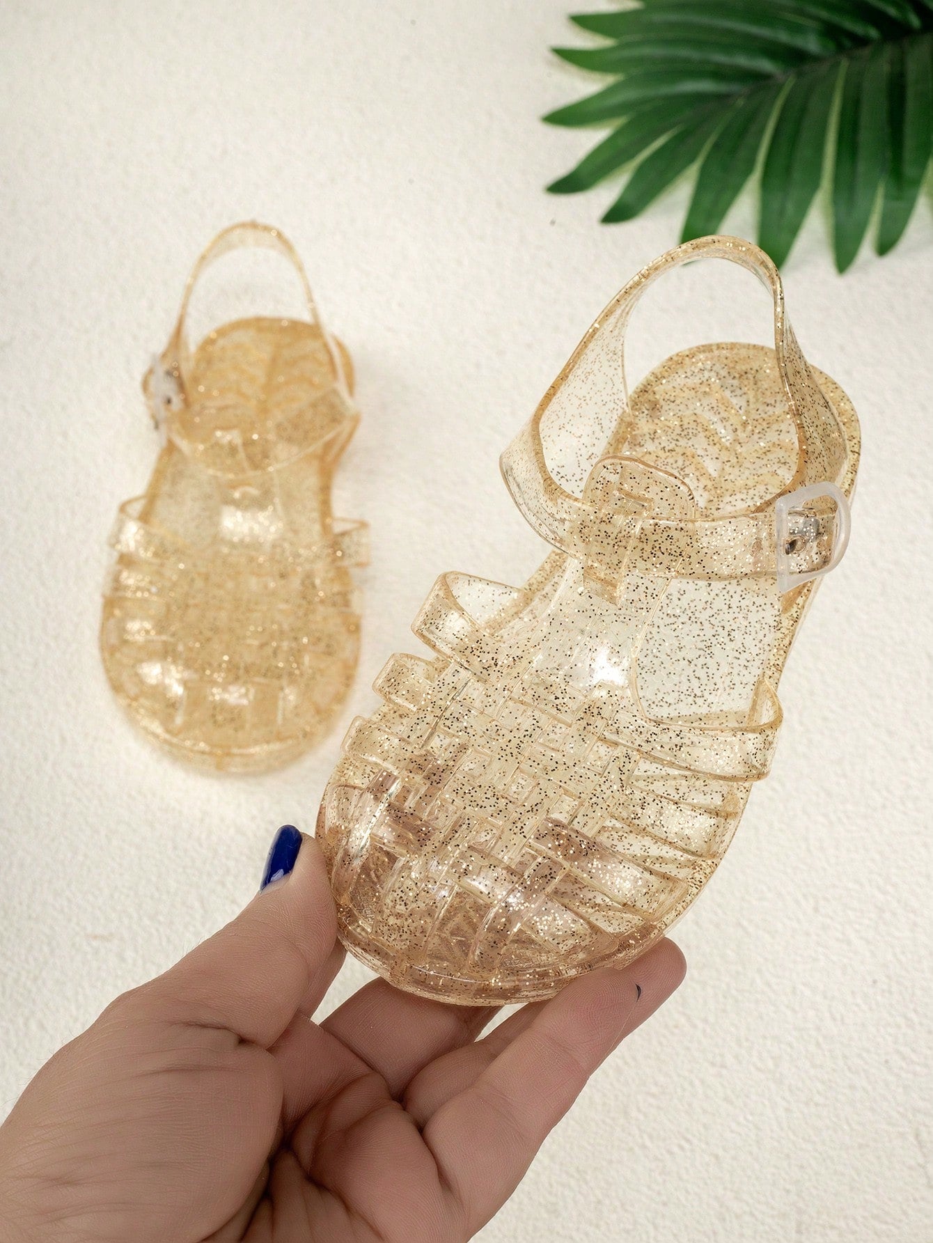 1pair Fashionable And Versatile Classic Folding Jelly Flat Sandals For Kids