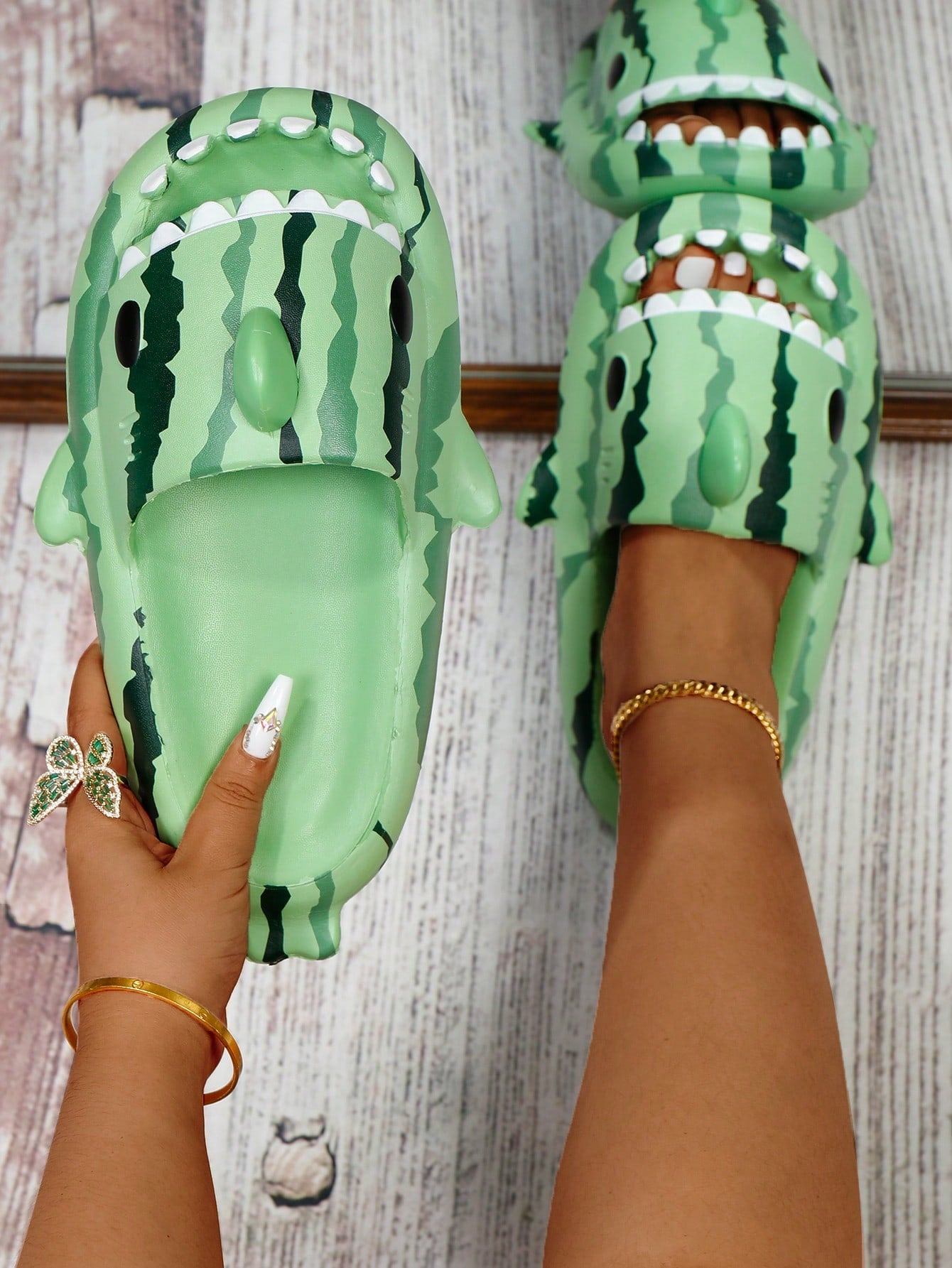 Fun Shark Shaped Plastic Slippers, Fashionable Bathroom And Home Slippers