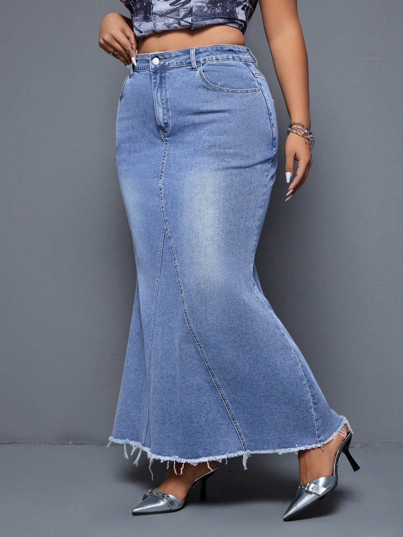 Plus Size Women's Raw Hem Mermaid Denim Skirt