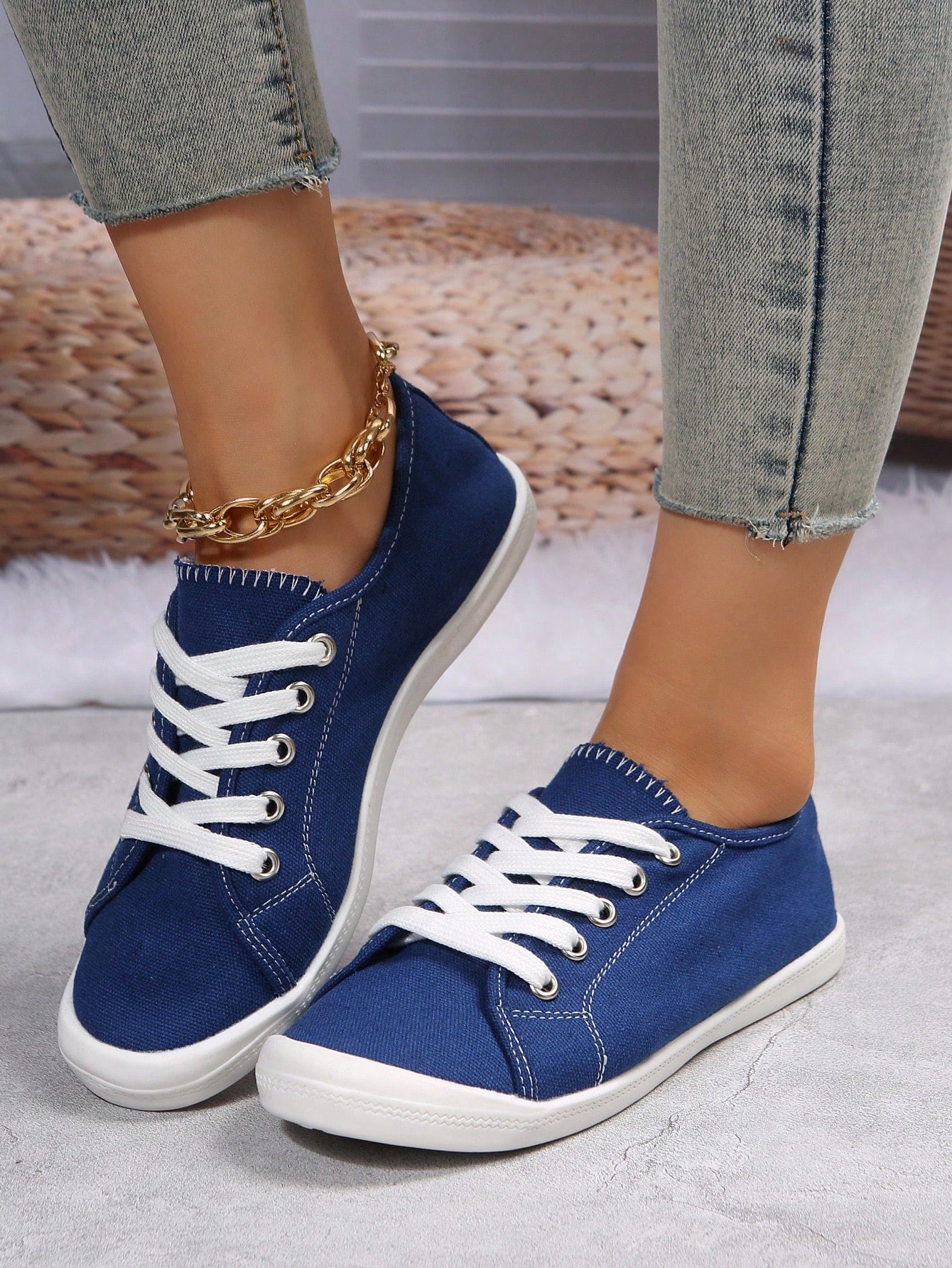 Women's Fashionable Soft & Comfortable Lace-up Casual Sneakers