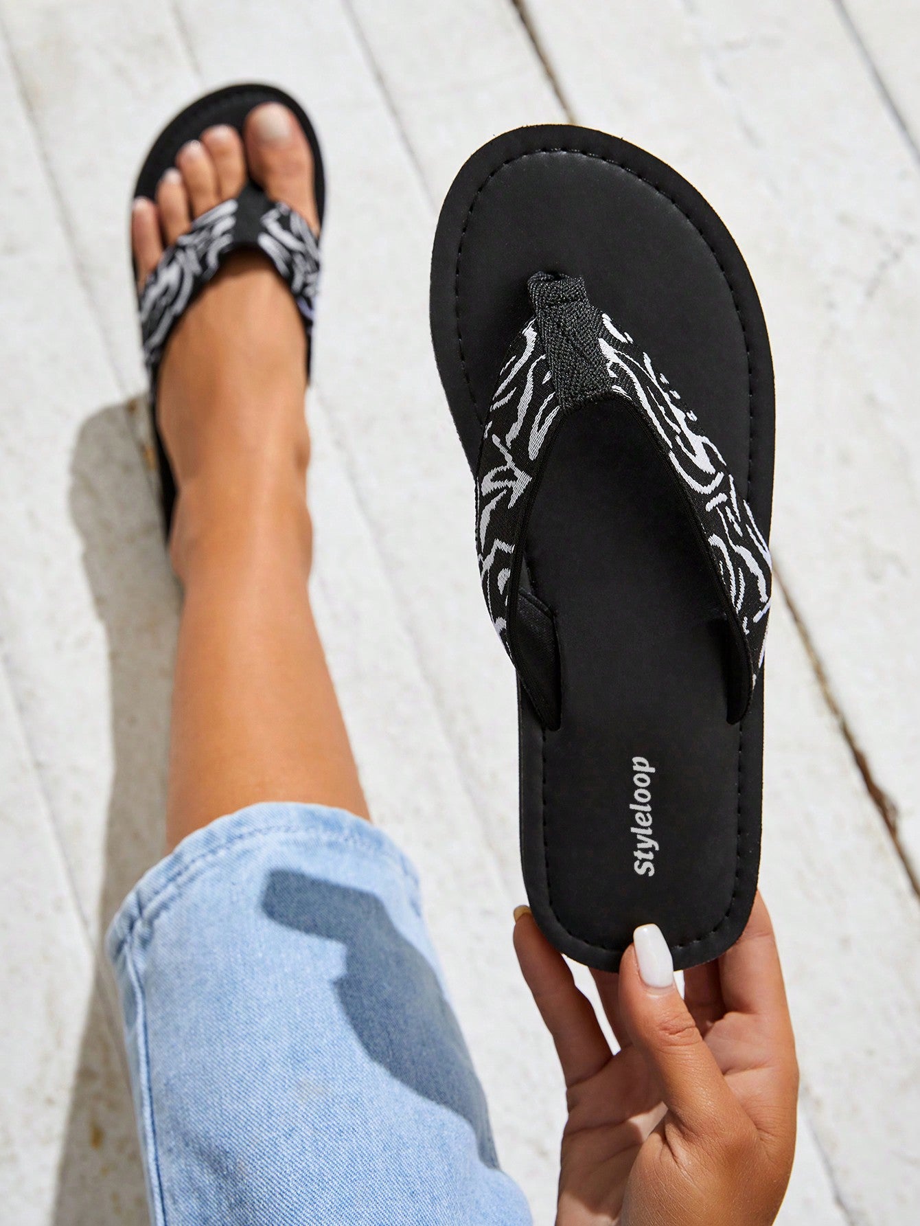 Styleloop Fashion Flip Flops For Women, Embroidery Detail Toe Post Design Slippers For Summer Vacation Shoes Summer Sale Boho Feels Back To School Shoes College Student Shoes