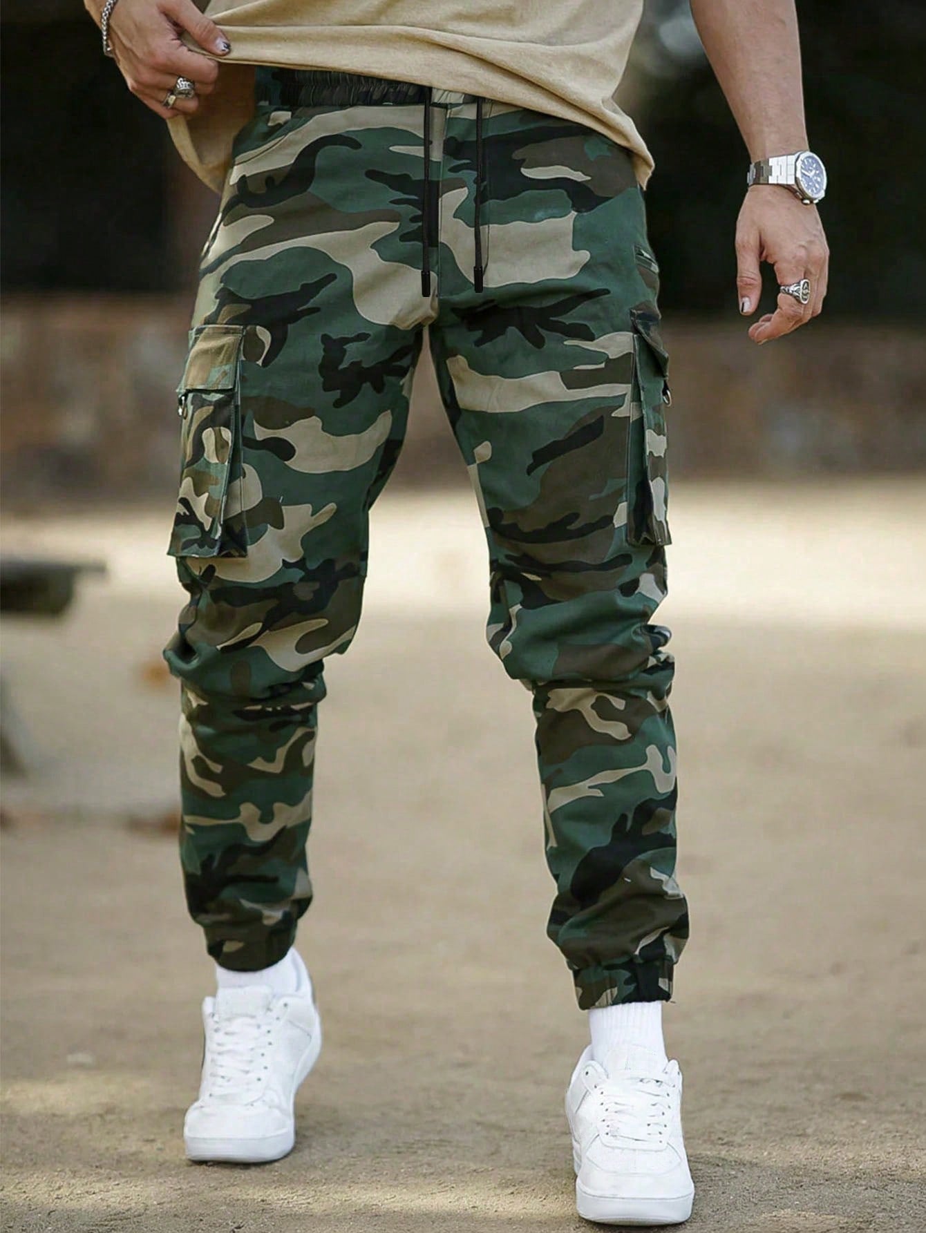 Men Camo Print Flap Pocket Cargo Pants