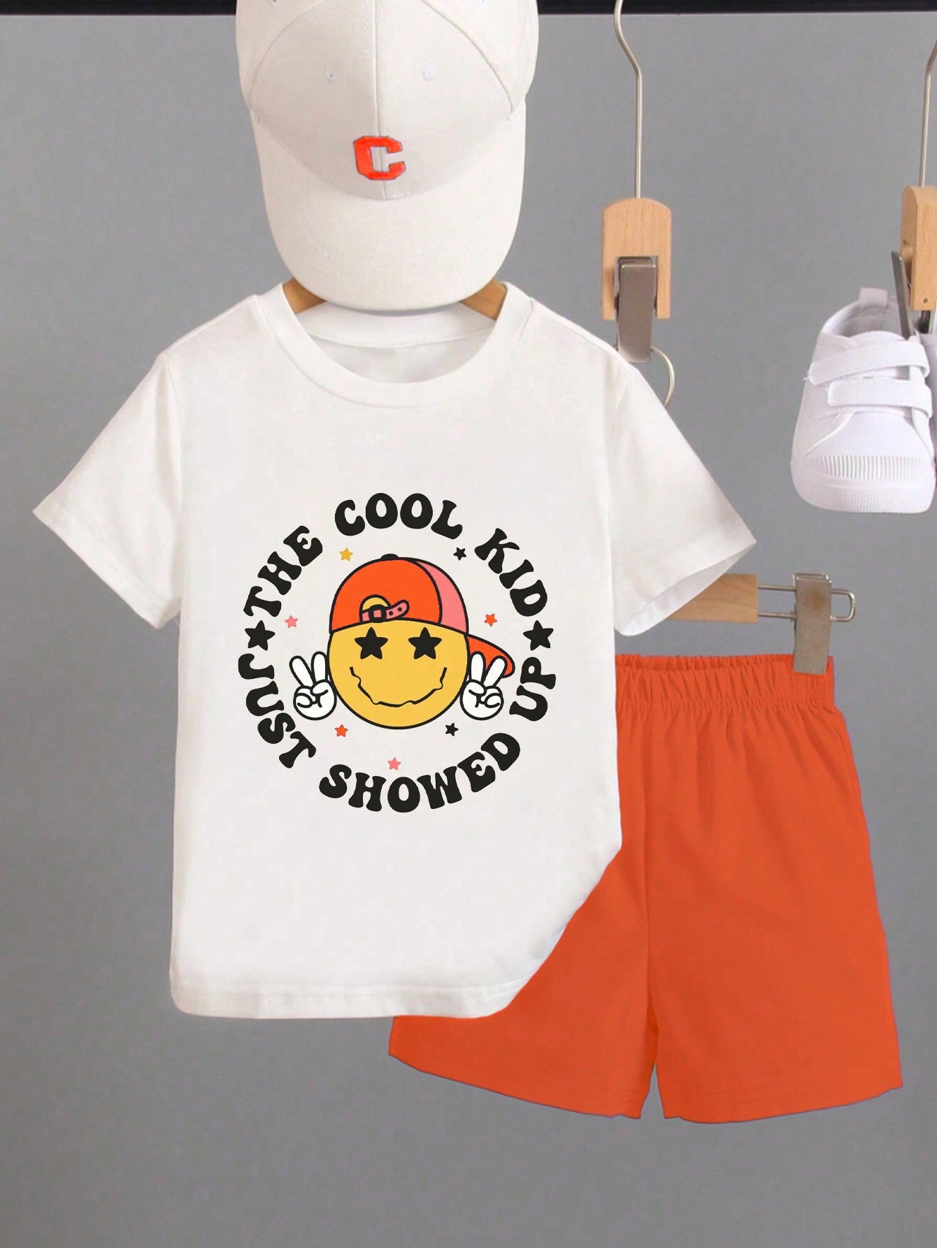 Young Boy Simple Printed Round Neck Short Sleeve T-Shirt And Solid Color Shorts 2pcs/Set