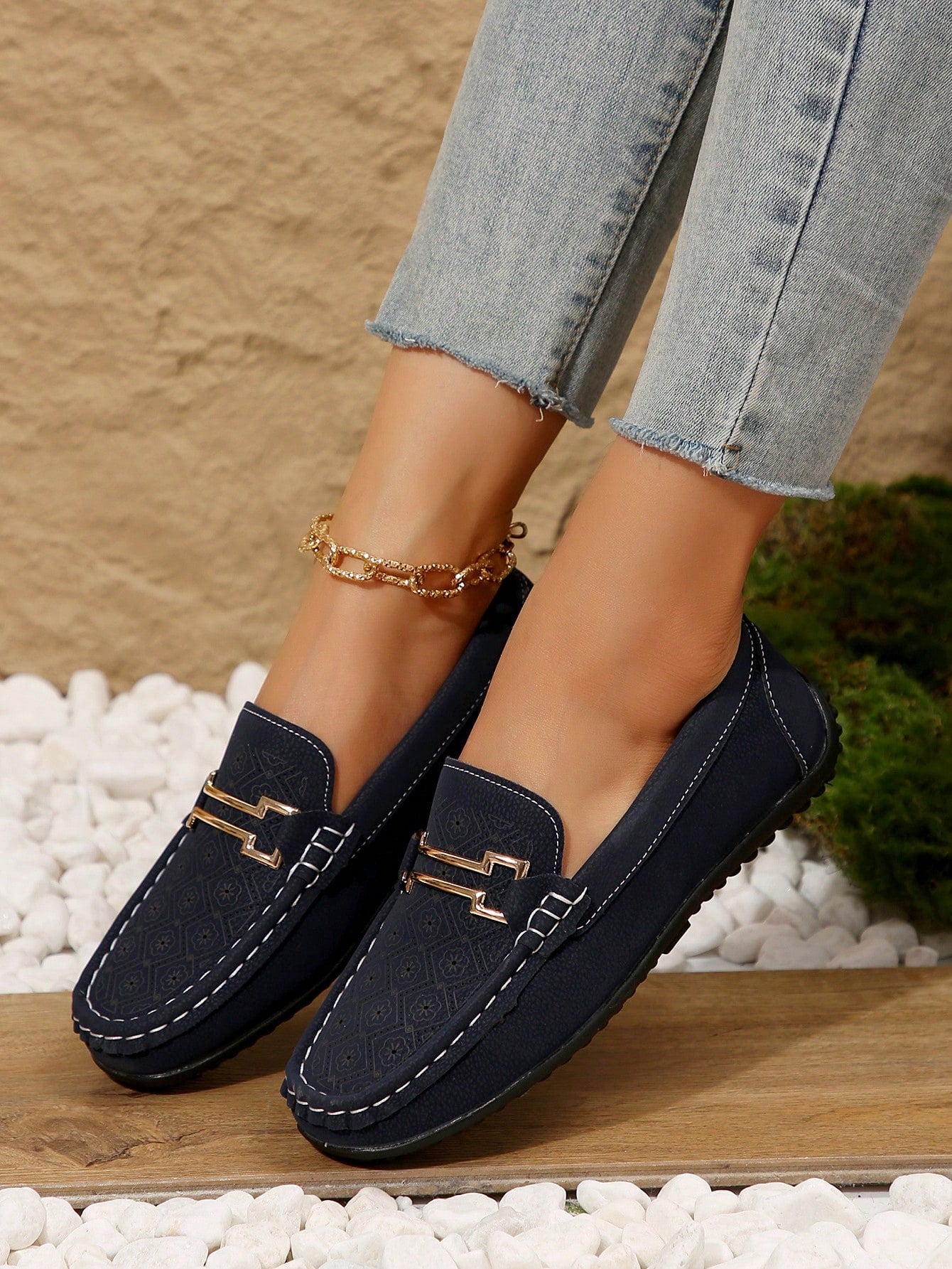 Handcrafted Minimalist Design Unisex Penny Loafers, Premium Quality, Women's Casual Slip-On Shoes, Suitable For All Seasons