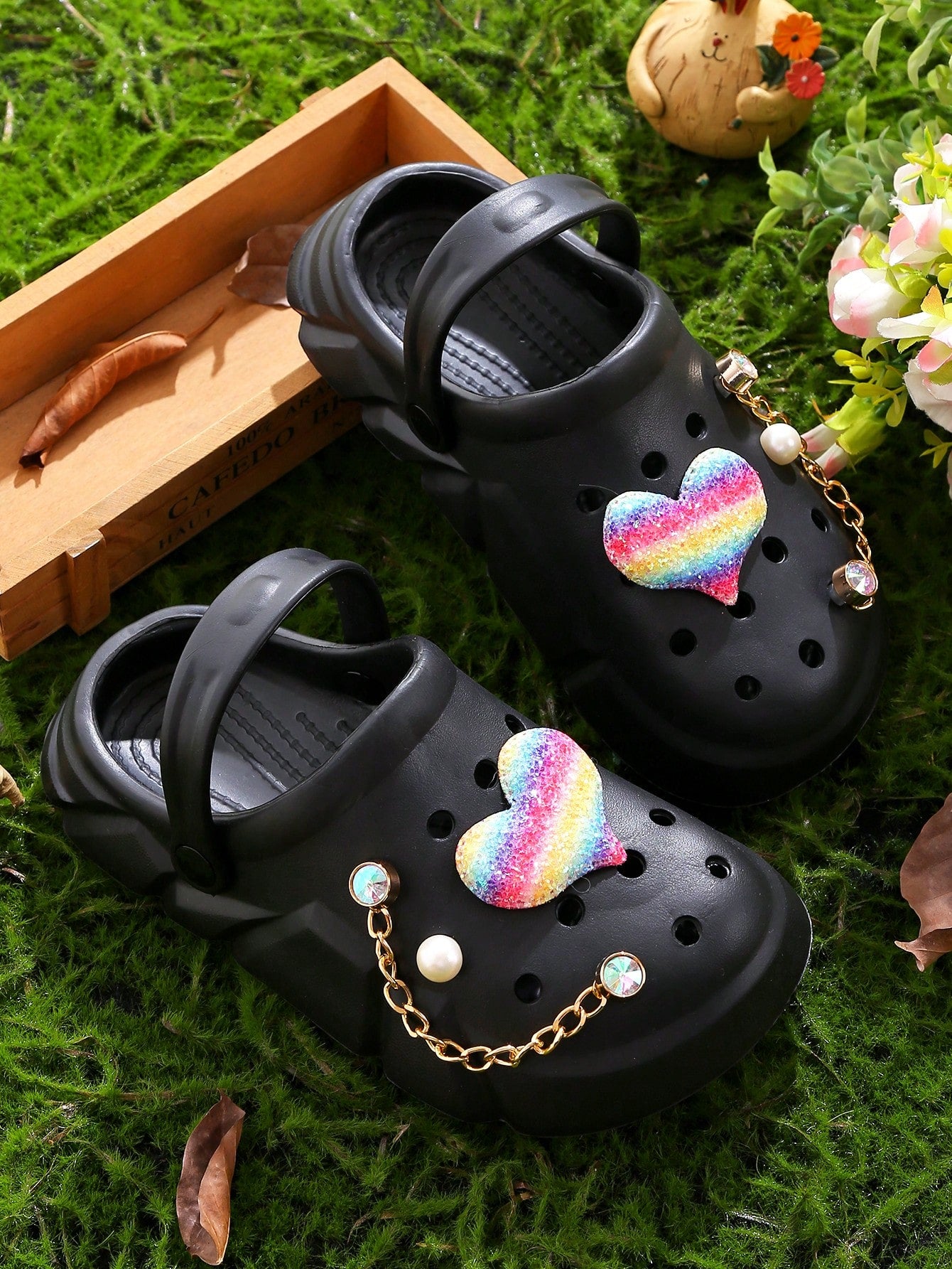 Casual Breathable Clogs With Cute Cartoon Charms For Girls, Quick Drying Lightweight Anti Slip Clogs For Indoor Outdoor Shower Beach Pool, All Seasons