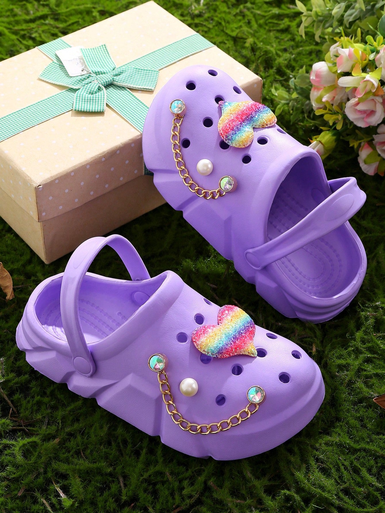 Casual Breathable Clogs With Cute Cartoon Charms For Girls, Quick Drying Lightweight Anti Slip Clogs For Indoor Outdoor Shower Beach Pool, All Seasons