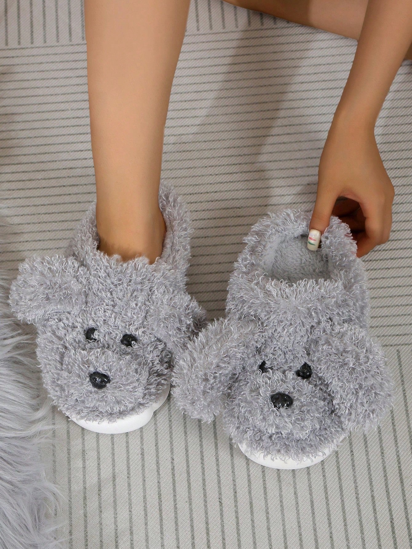 Women's New Cute Casual Home Comfy Cartoon Pattern Furry Slippers, Round Toe & Half-Slip, Thick Plush Woolen Shoe Upper, Warmly Lined, Soft & Lightweight Thick Sole