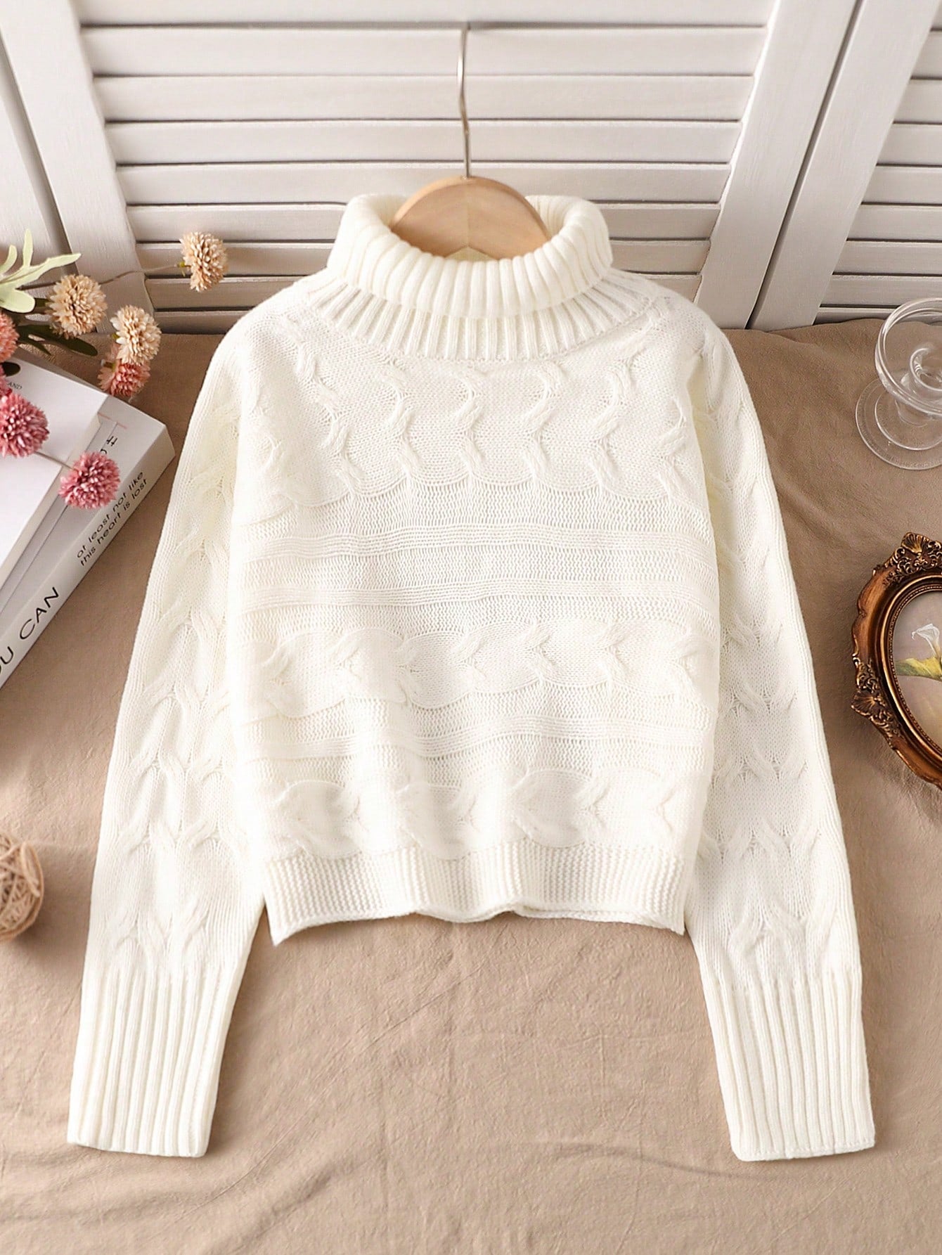 Tween Girl White Fashionable & Comfortable Batwing Sleeve Sweater, Soft & Simple, Warm & Elegant, & Versatile, Knitted Top With High Neckline, Suitable For Home, Daily Activities, Travel, Parties, Autumn And Winter Seasons