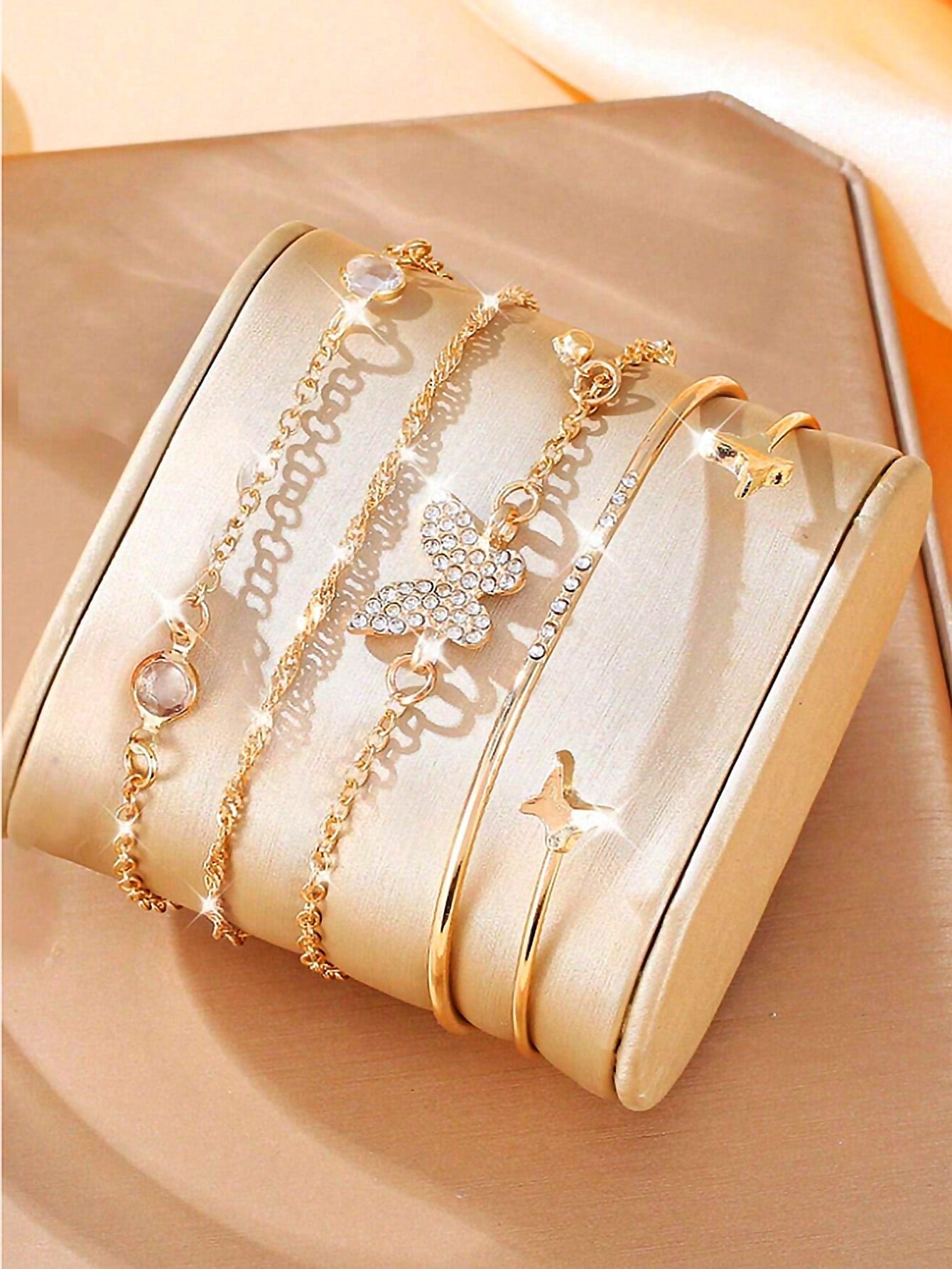 5pcs Luxurious Gold-Plated Alloy Butterfly Bracelet Set, Decorated With Rhinestones, Ideal Girl's Gift, Graduation Season Gift