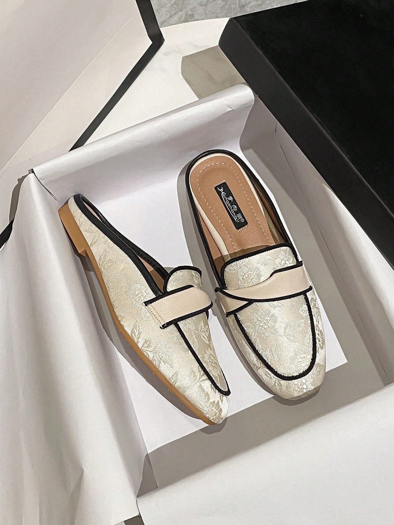 Women Twist Decor Mules, Square Toe Elegant Flats