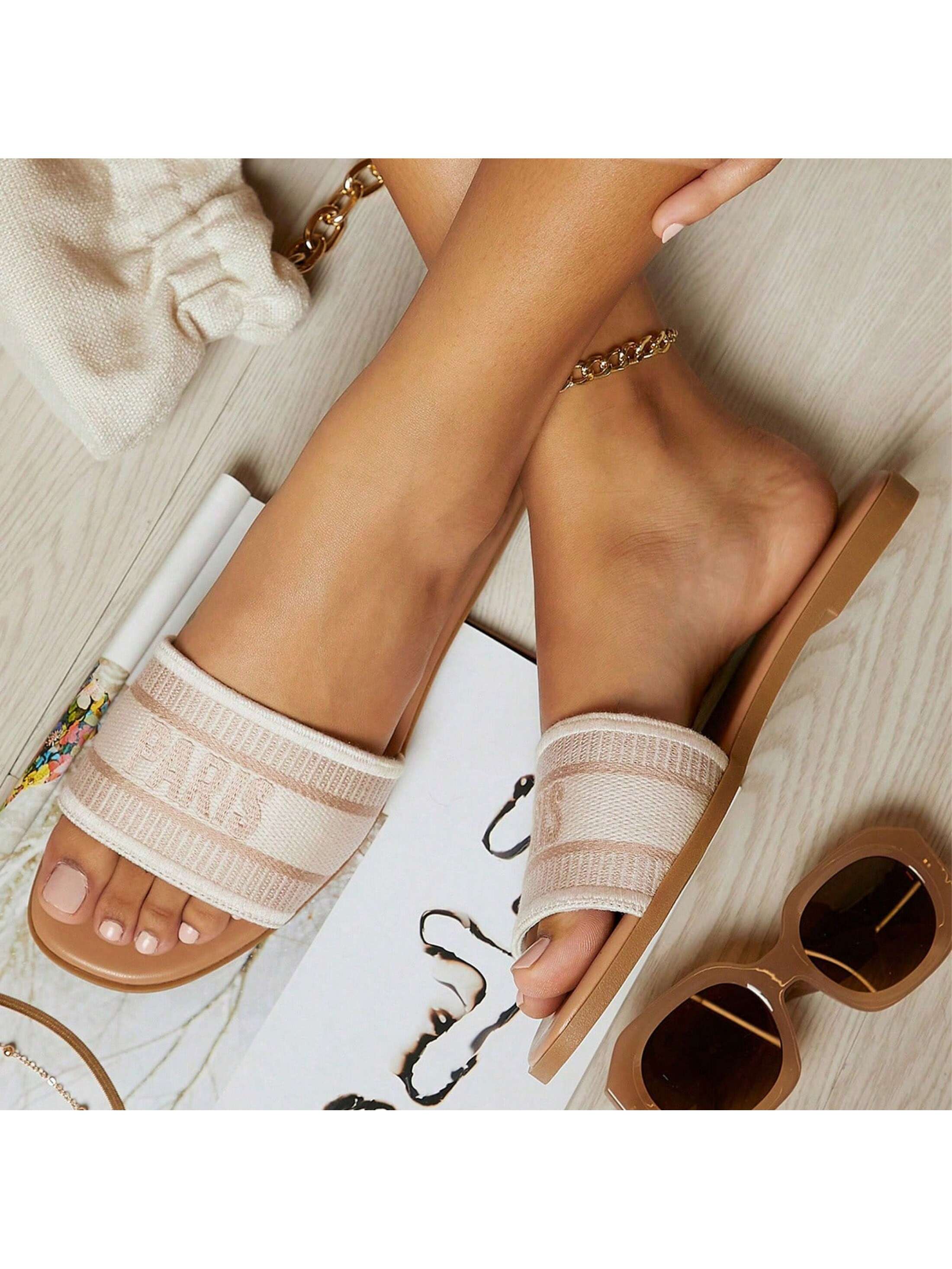 Women's Flat Sandals Summer Dress Woven Embroidered Sandals Open Toe Slippers Flat Fashion Slippers