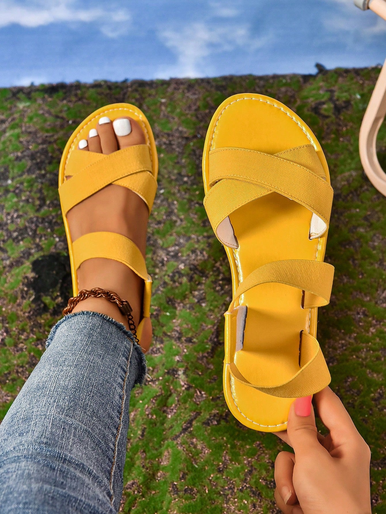 Women's Flat Cross Elastic Strap Slip-On Sandals, Comfortable And Loose, Simple And Fashionable, Outdoor Beach Shoes, New Solid Color Casual Style