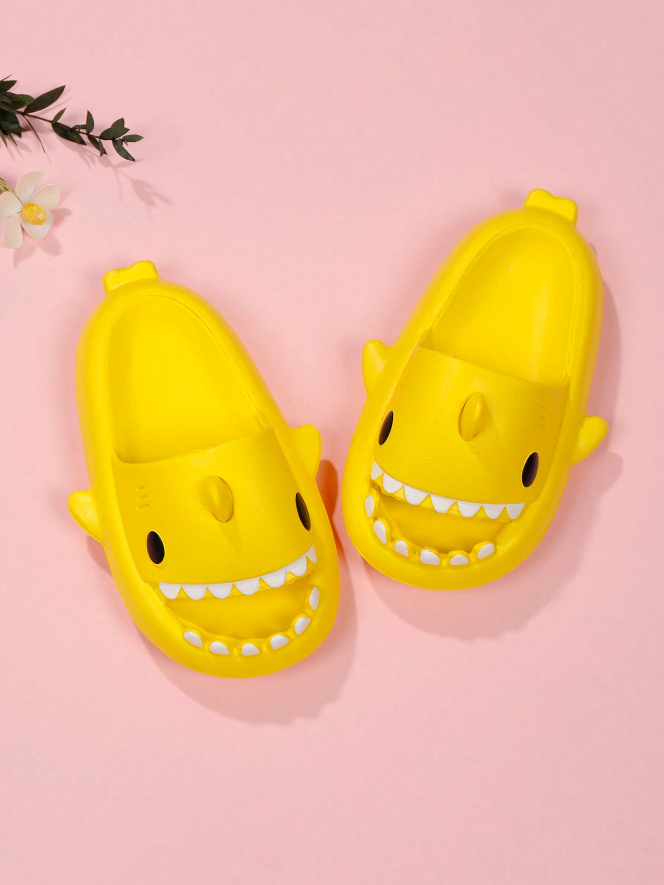 Fun Shark Shaped Children's Flip Flops, Beach Sandals, Novelty Slippers, Ocean Theme