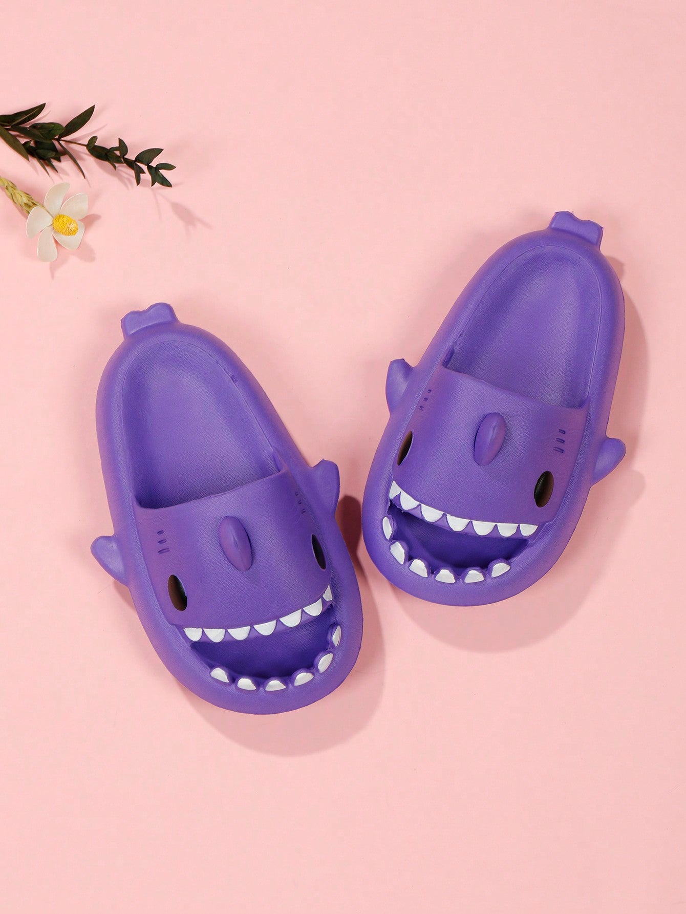 Fun Shark Shaped Children's Flip Flops, Beach Sandals, Novelty Slippers, Ocean Theme