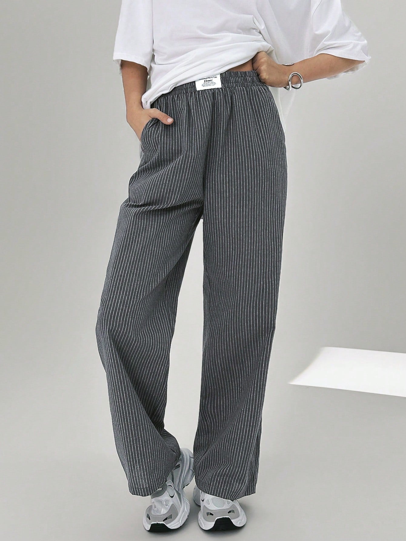 Women's Black Woven Casual Wide Leg Letter Printed Elastic Waist Palazzo Pants