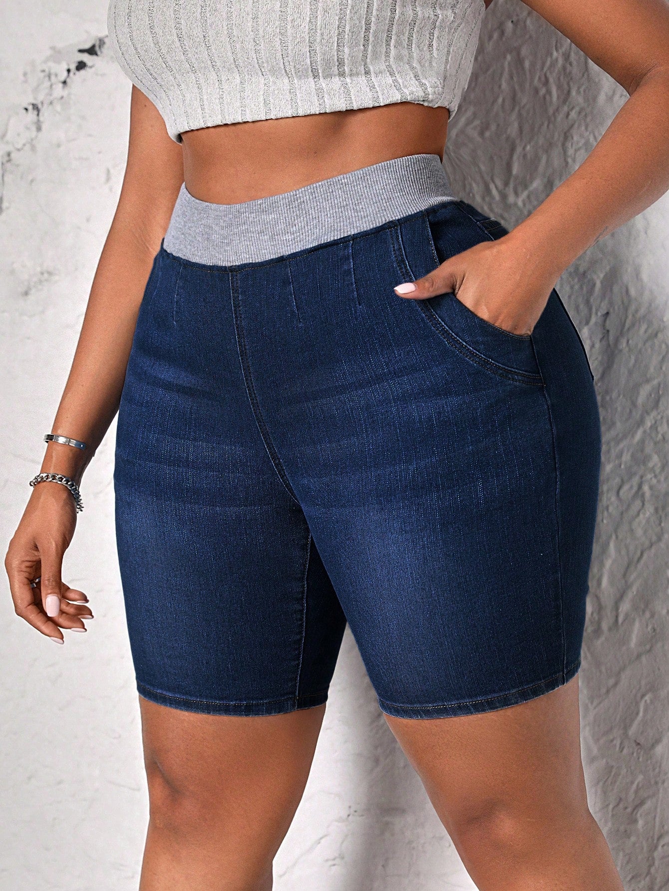 Plus Size Women'S Elastic Waist Denim Shorts