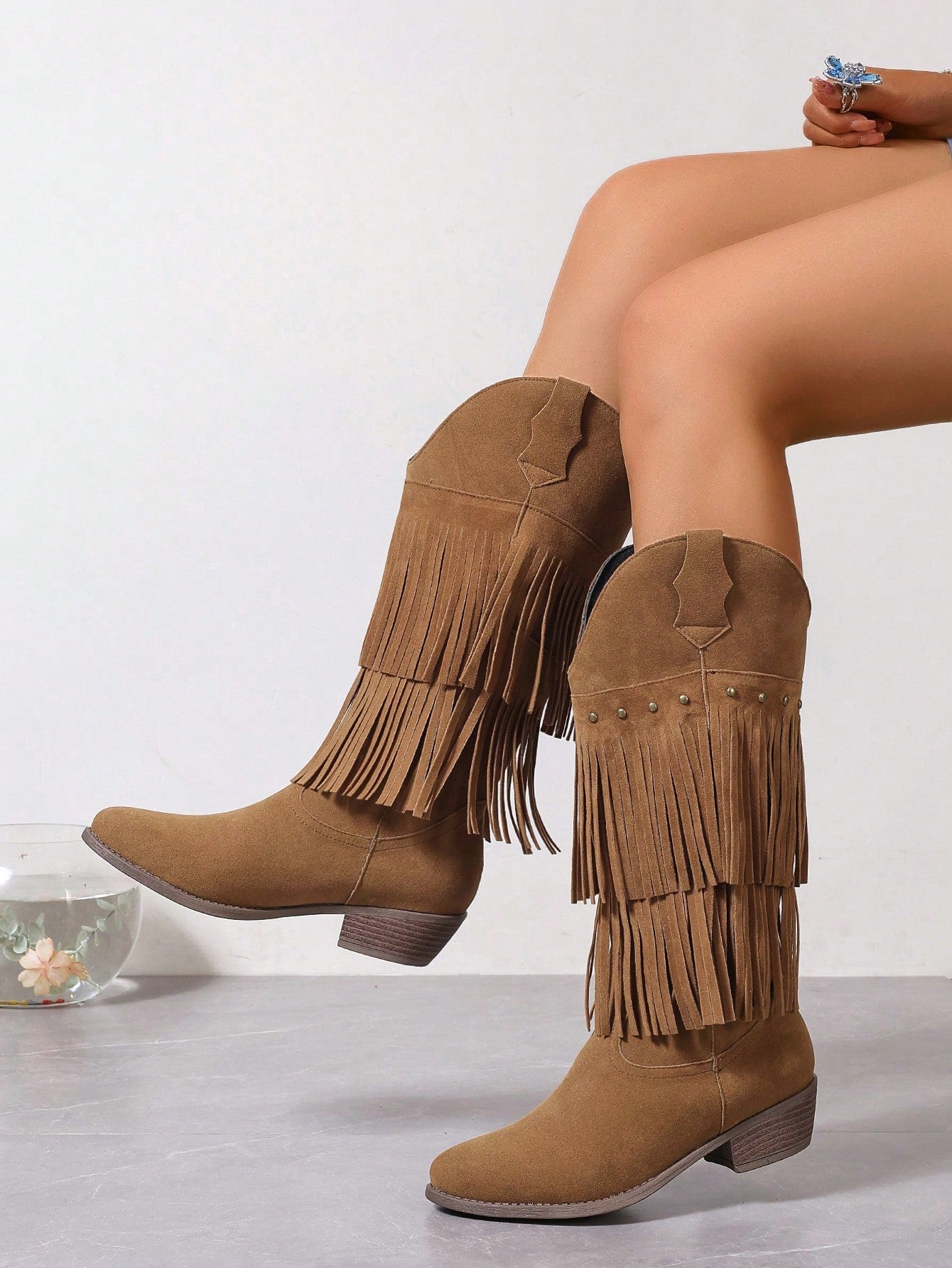 Random Irregular Two-Layer Fringe Patterned Camel-Colored Women's Western-Style Riding Boots With Low Chunky Heel And Rounded Toe, Fashionable And Elegant