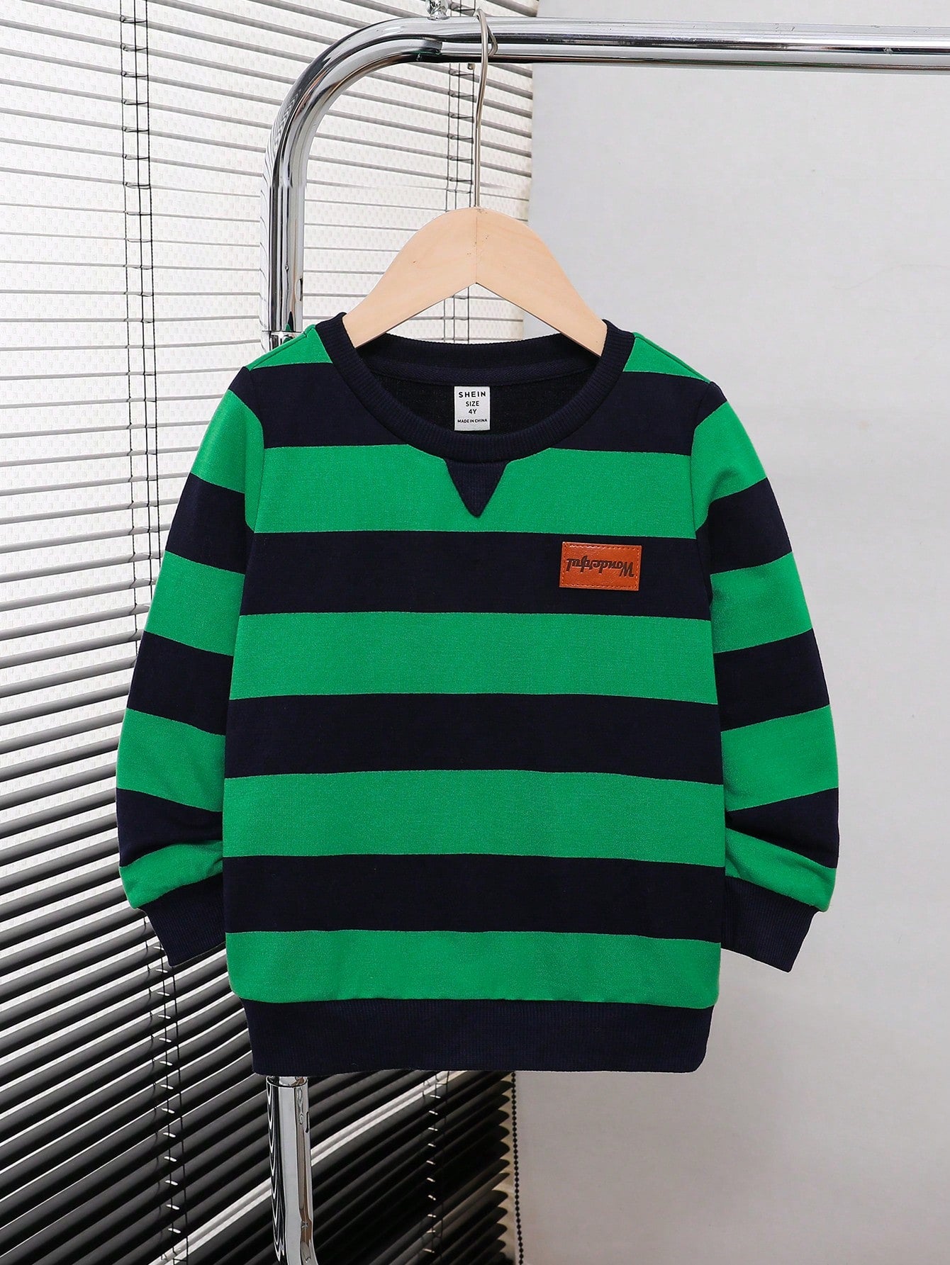 Young Boy Striped Crewneck Sweatshirt With Regular Shoulders