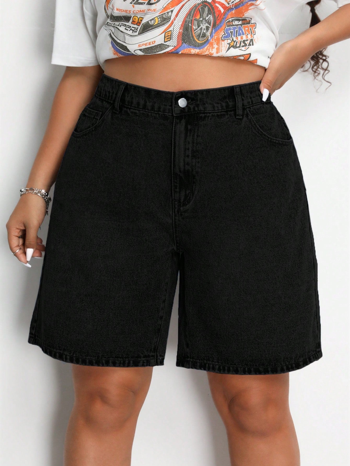 Plus Size Water Wash Slanted Pocket Straight Leg Denim Shorts