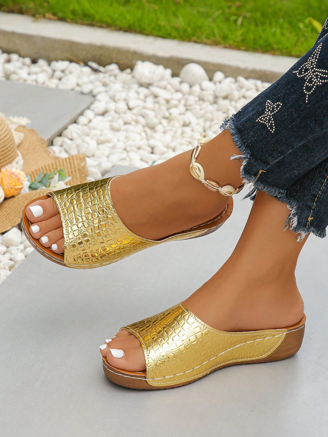 Ladies' Comfortable Outdoor Anti-Slip Simple Solid Color Round Toe Wedge Heel Sandals, Casual Style, Daily Wear, Simple And Lightweight, Orange Slippers, Women's Large Size 36-45