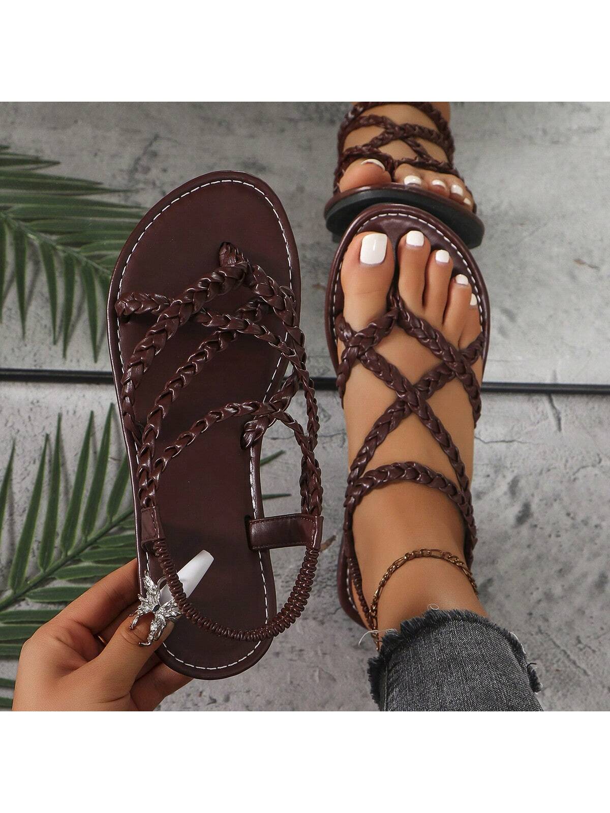 Women Woven Flat Sandals In Black/Brown, Flip Flops With Toe Ring And Open Toe, Non-Slip Slipper For Indoor And Outdoor Use