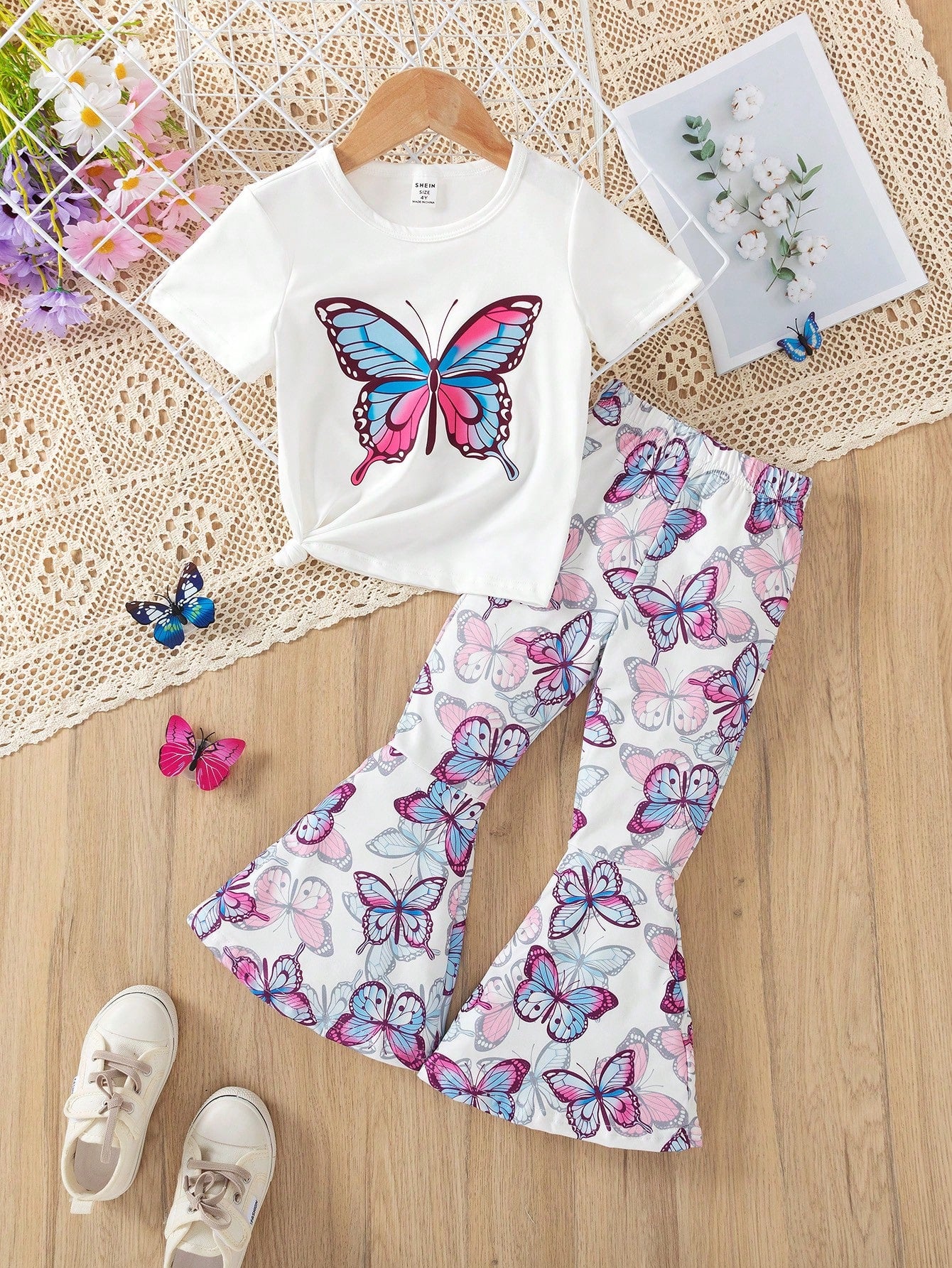 Young Girl Butterfly Printed Short Sleeve T-Shirt And Flare Pants Set, Summer