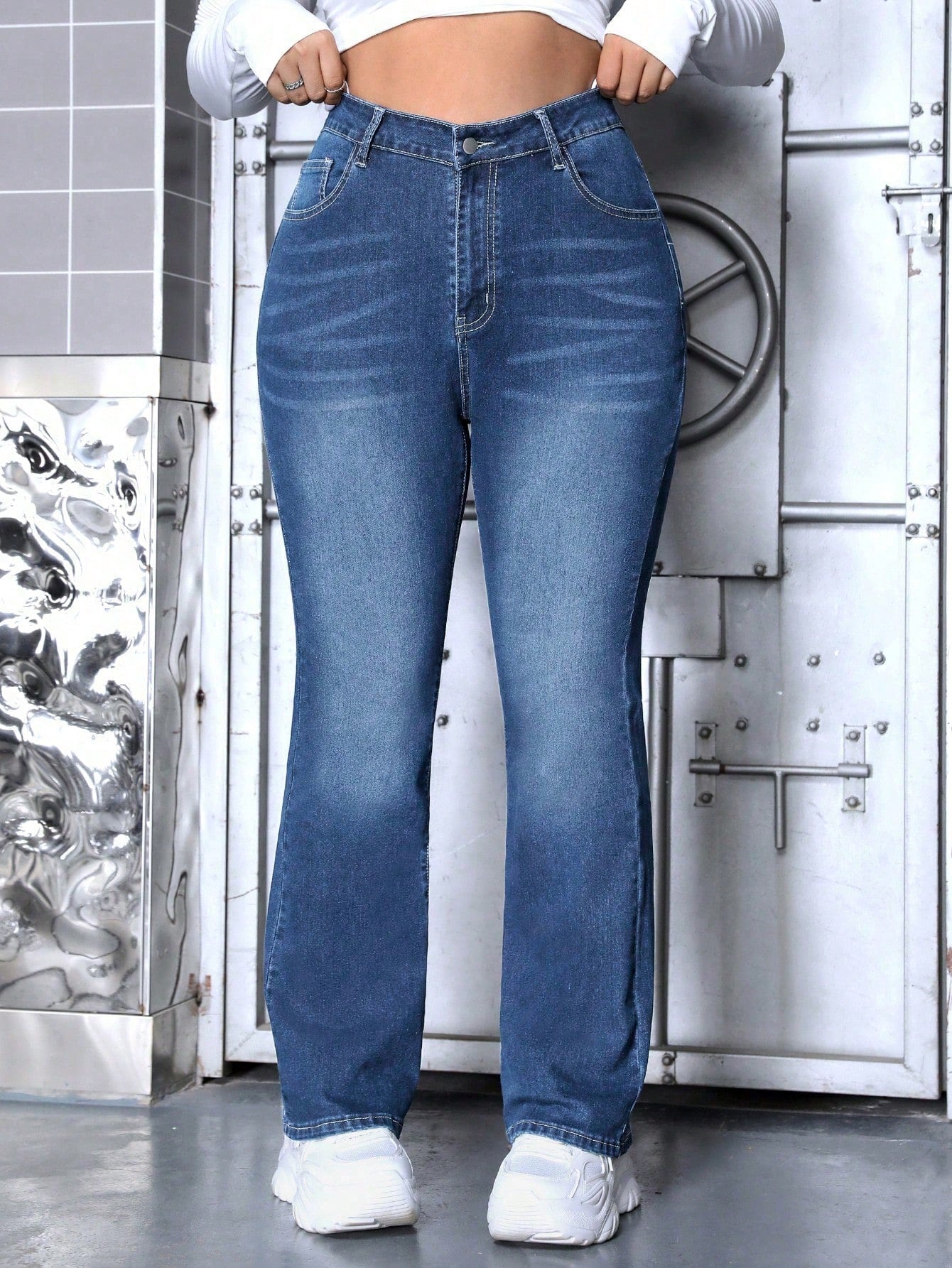 Plus Size Solid Color Jeans