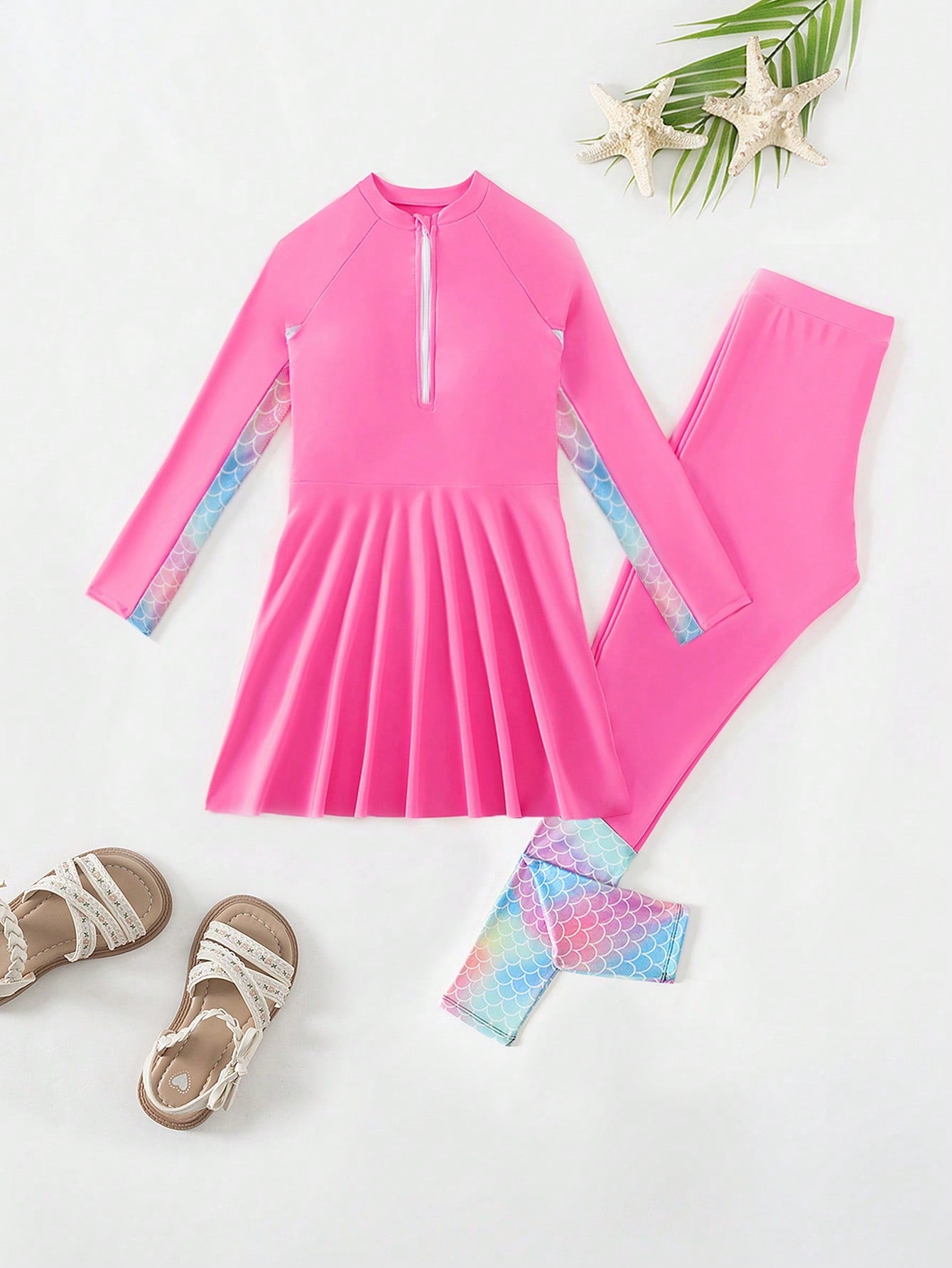 Young Girl's Cute Fish Scale Ombre Print Long Sleeve Rash Guard Two Piece Swimsuit With Shoulder Straps