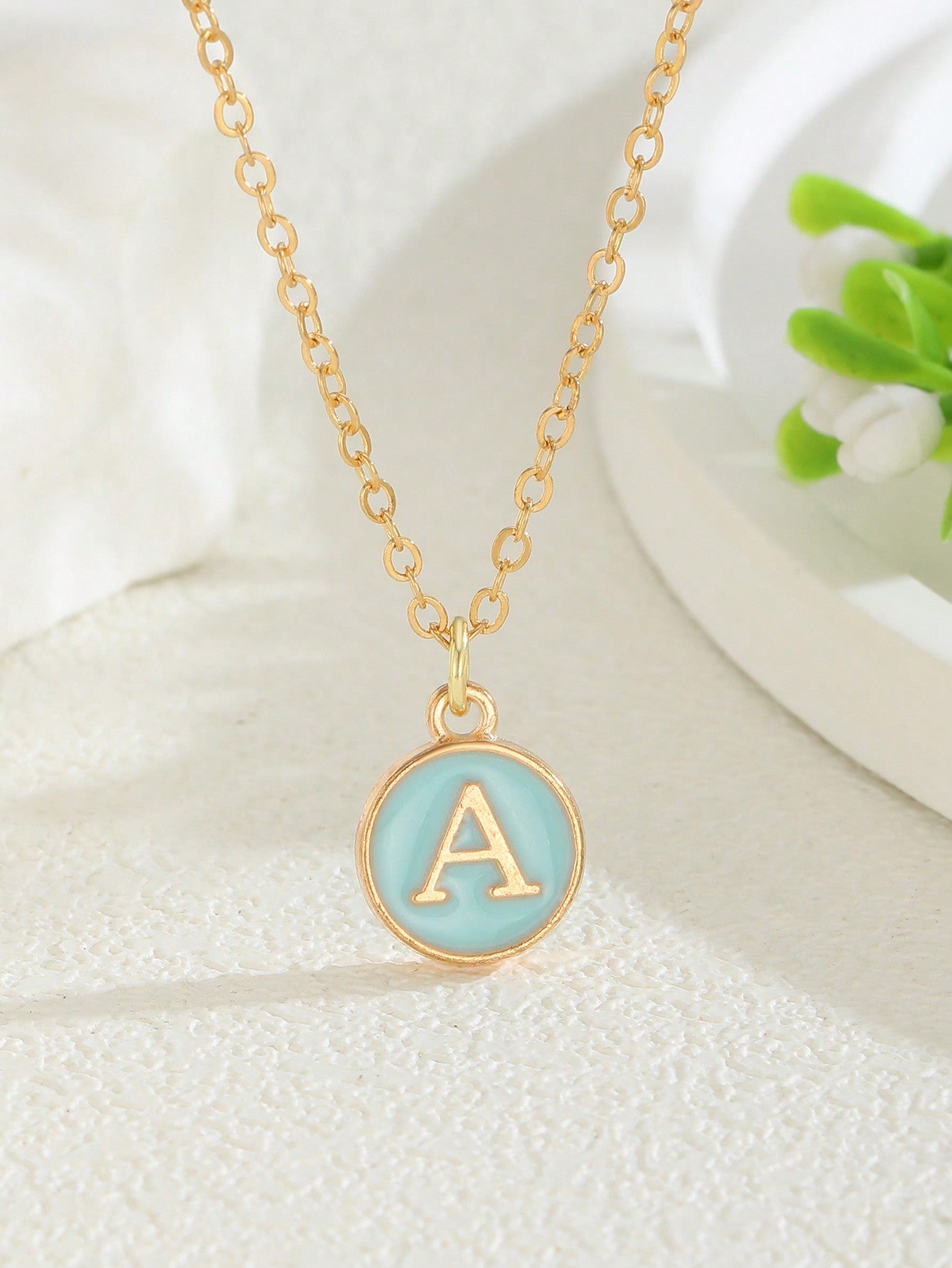 5colors Classic Fashion Small Delicate Initial Letter Detail Round Pendant Necklace For Kids Trendy Popular Party Street Summer Beach Vacation Jewelry For Daily Life