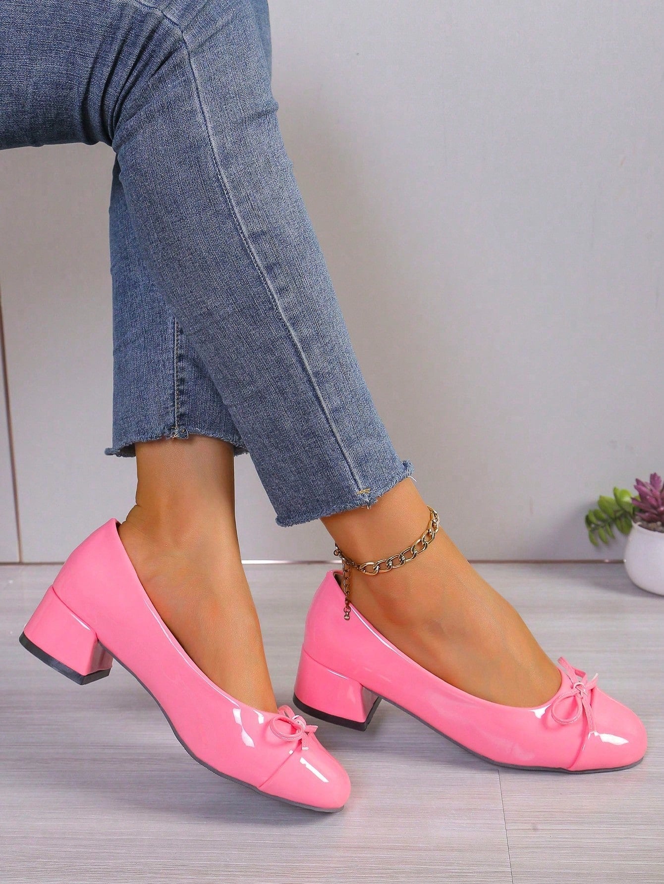 2024 New Arrival Women's Classic Plaid Fabric High Heels, Yellow Color, Square Toe Ballet Flats With Chunky/Low Heels, Bow-Knot Decoration, Shallow Mouth Design, French Style Retro Patent Leather Work Shoes
