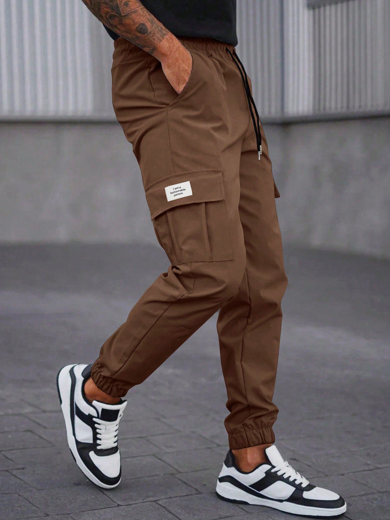 Men's Letter Printed Twill Cargo Pants With Elastic Cuffed Hem